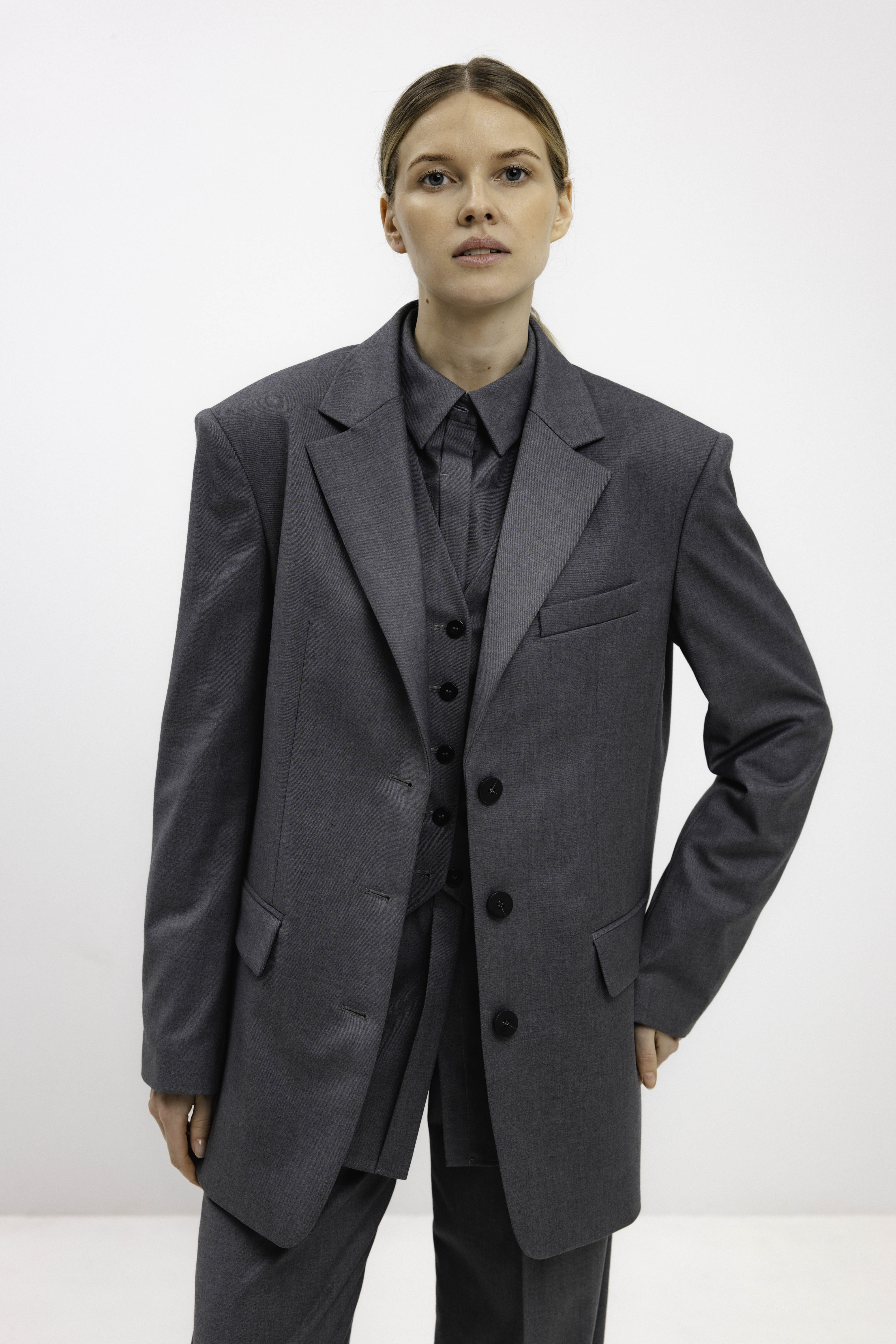 SINGLE-BREASTED OVERSIZED GREY BLAZER