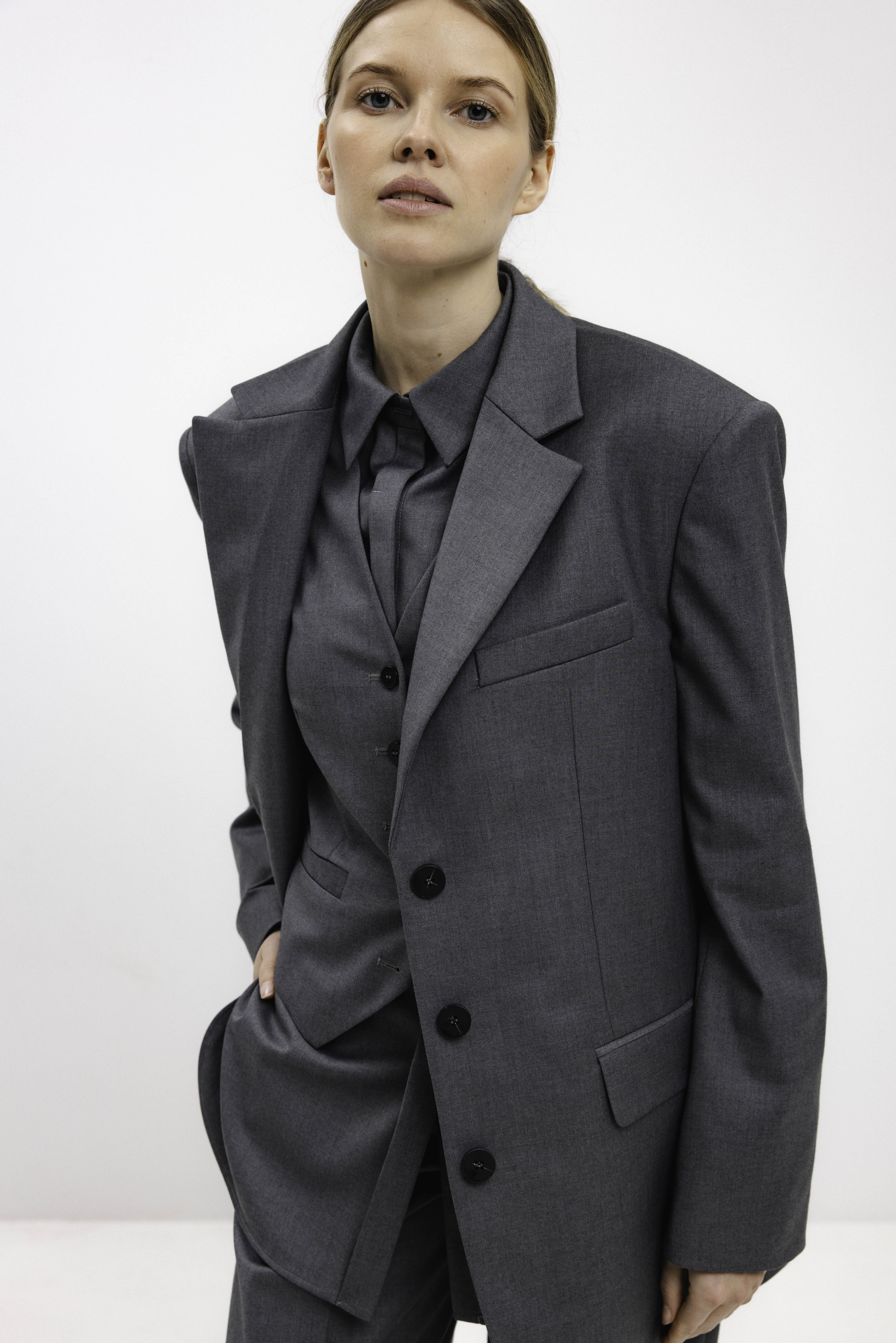 SINGLE-BREASTED OVERSIZED GREY BLAZER