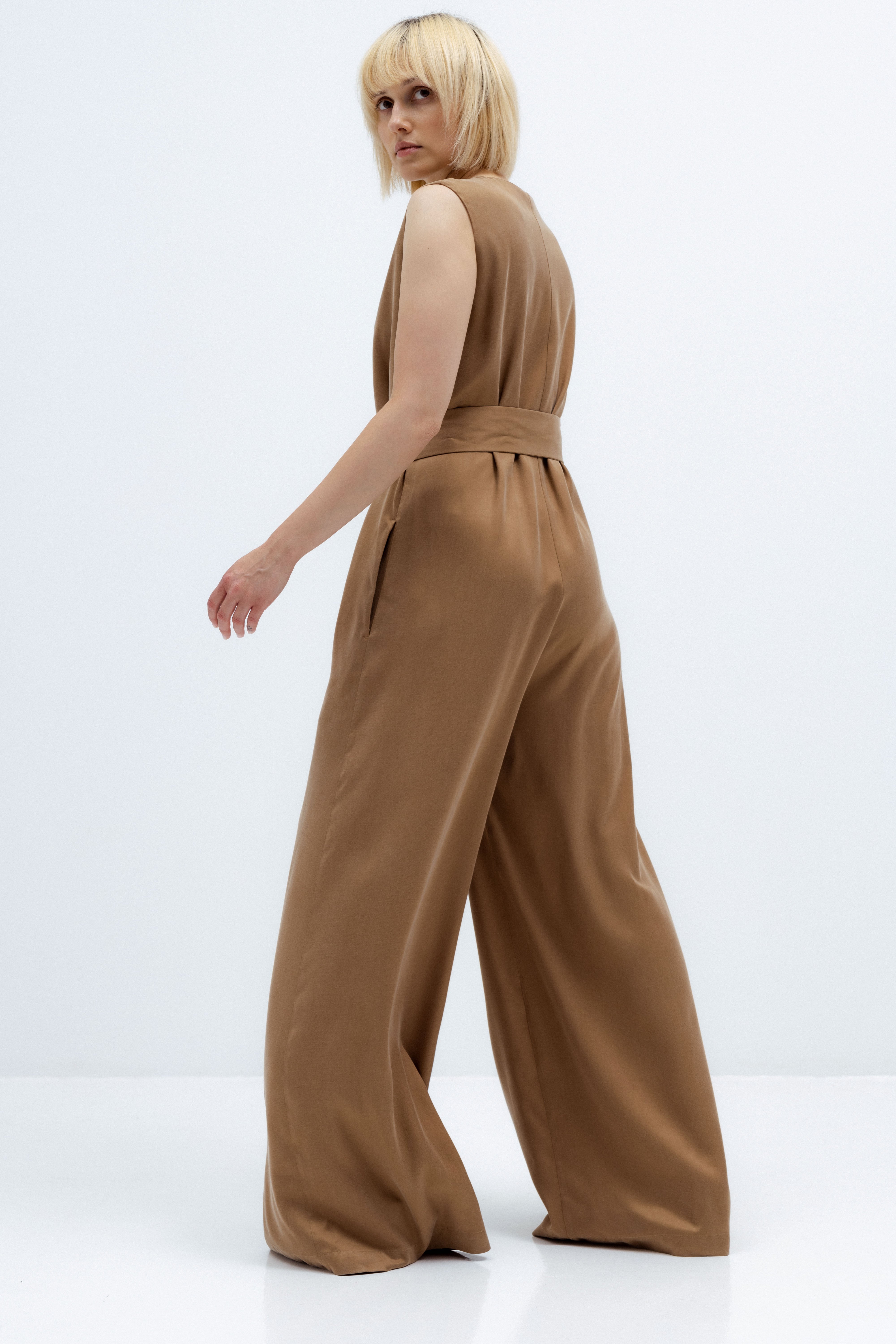 SLEEVELESS CAMEL JUMPSUIT WITH BELT