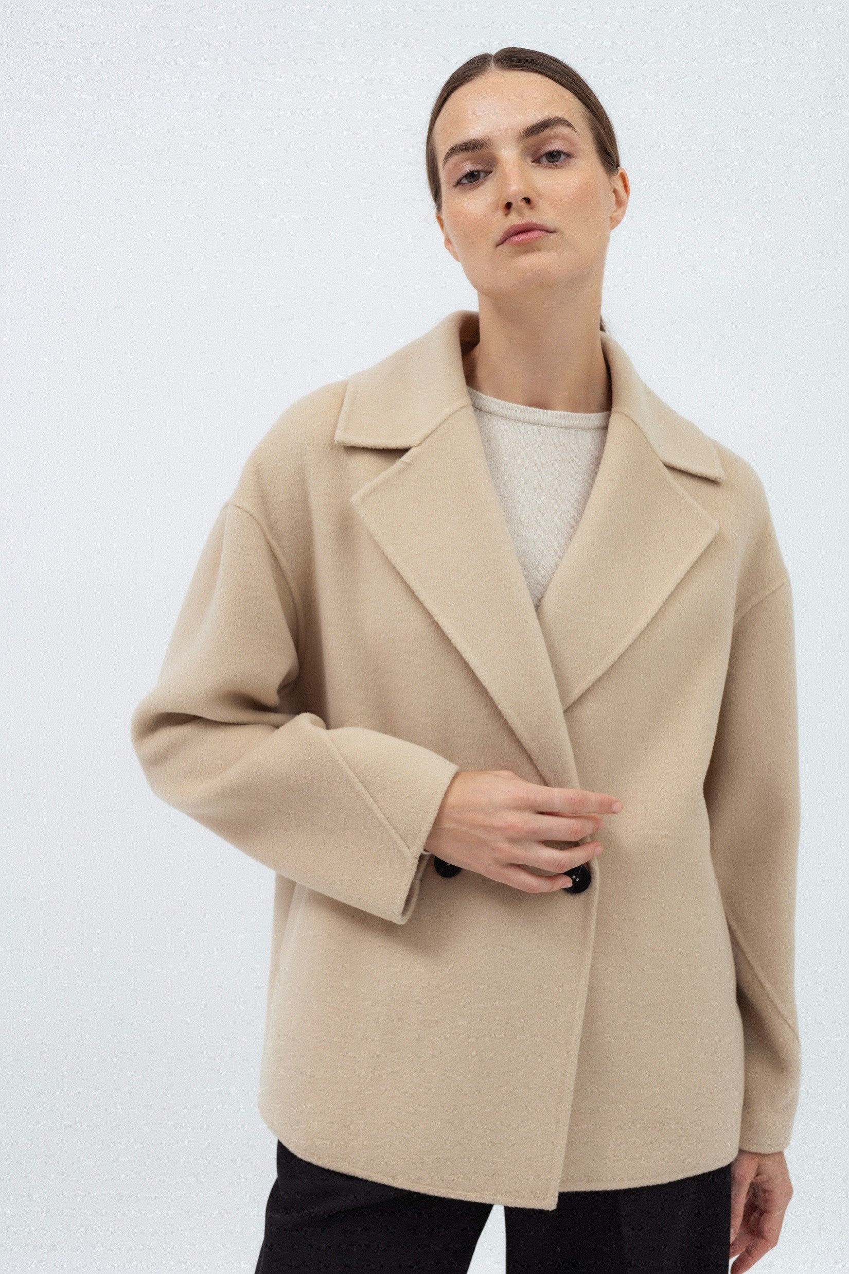 BEIGE DOUBLE-FACED WOOL SHORT COAT