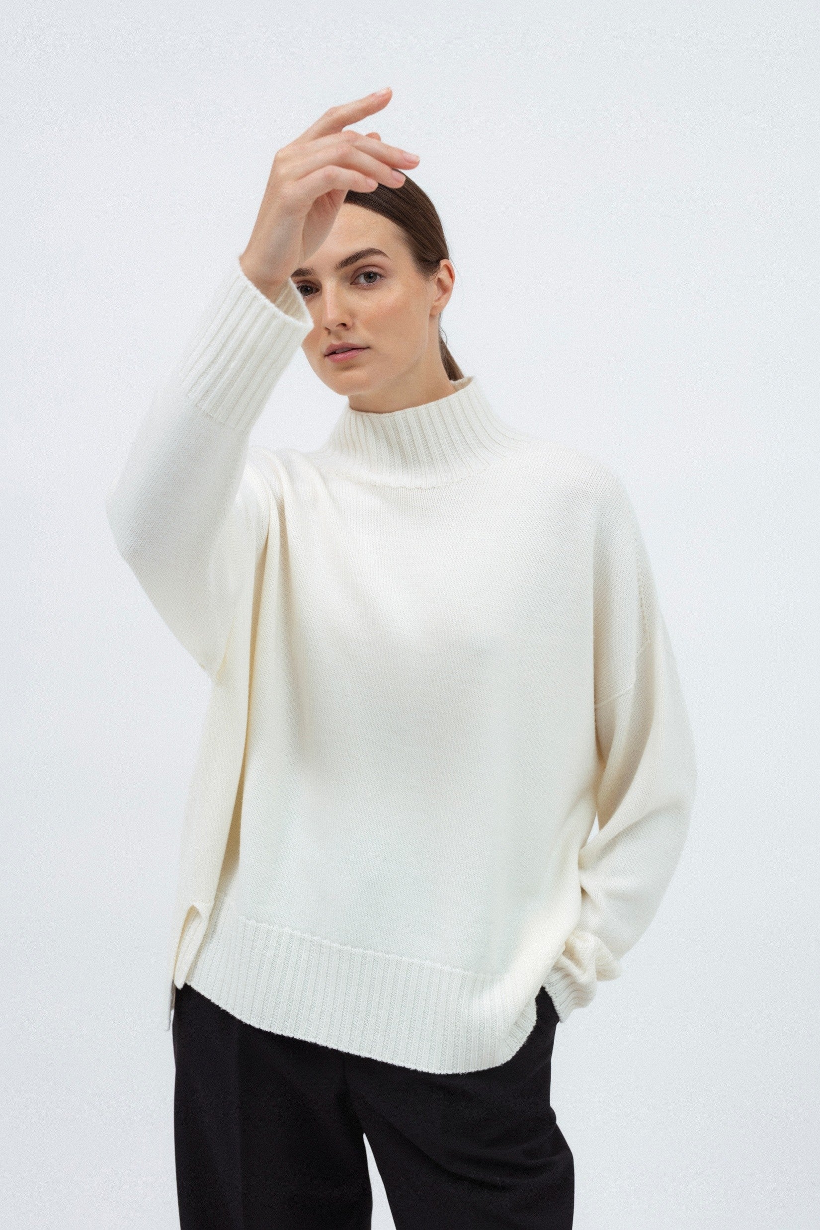 WHITE TURTLENECK MERINO WOOL SWEATER