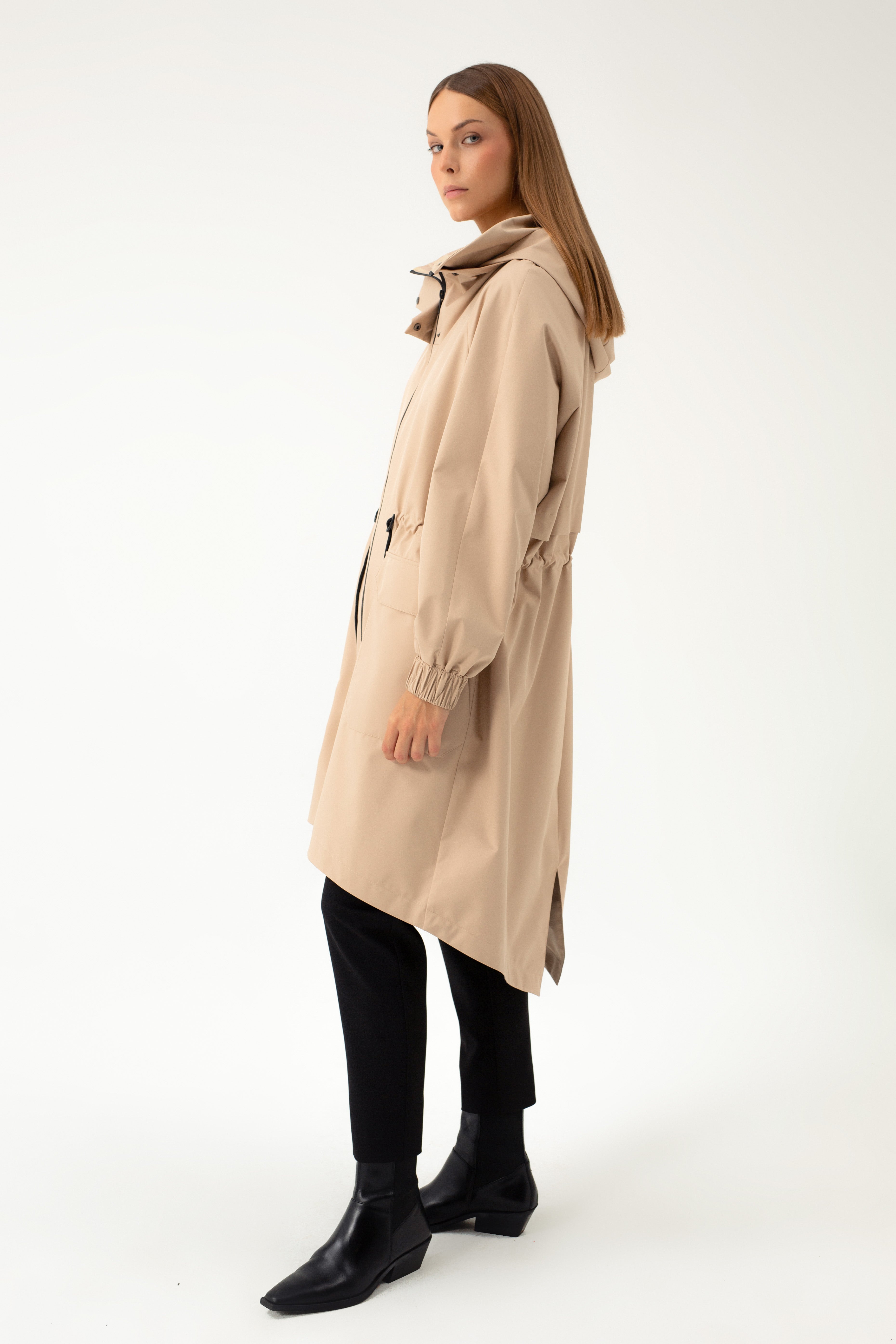 SAND COLORED RAINCOAT WITH HIDDEN HOOD – InAvati