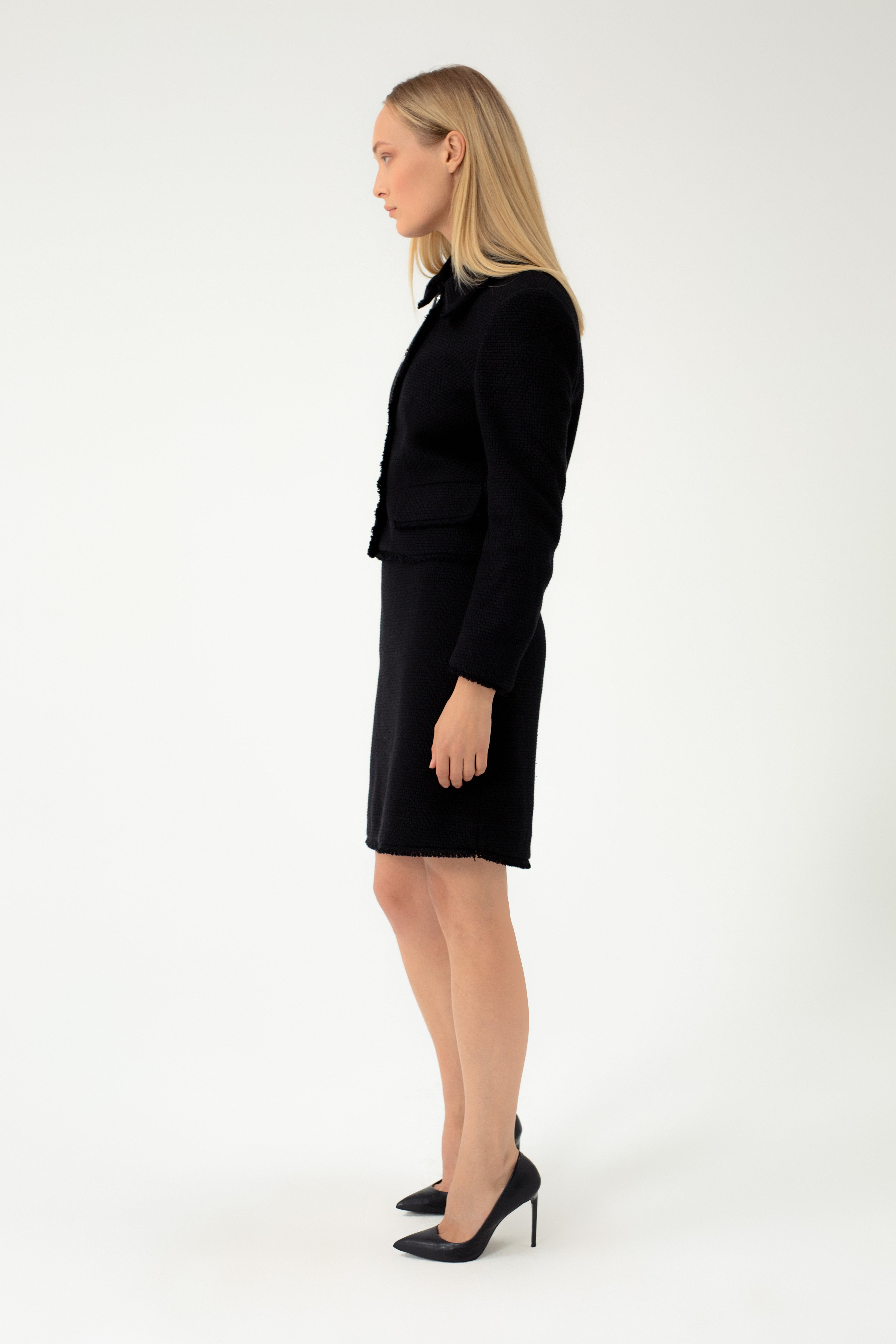 WAFFLE-TEXTURE BLACK SKIRT