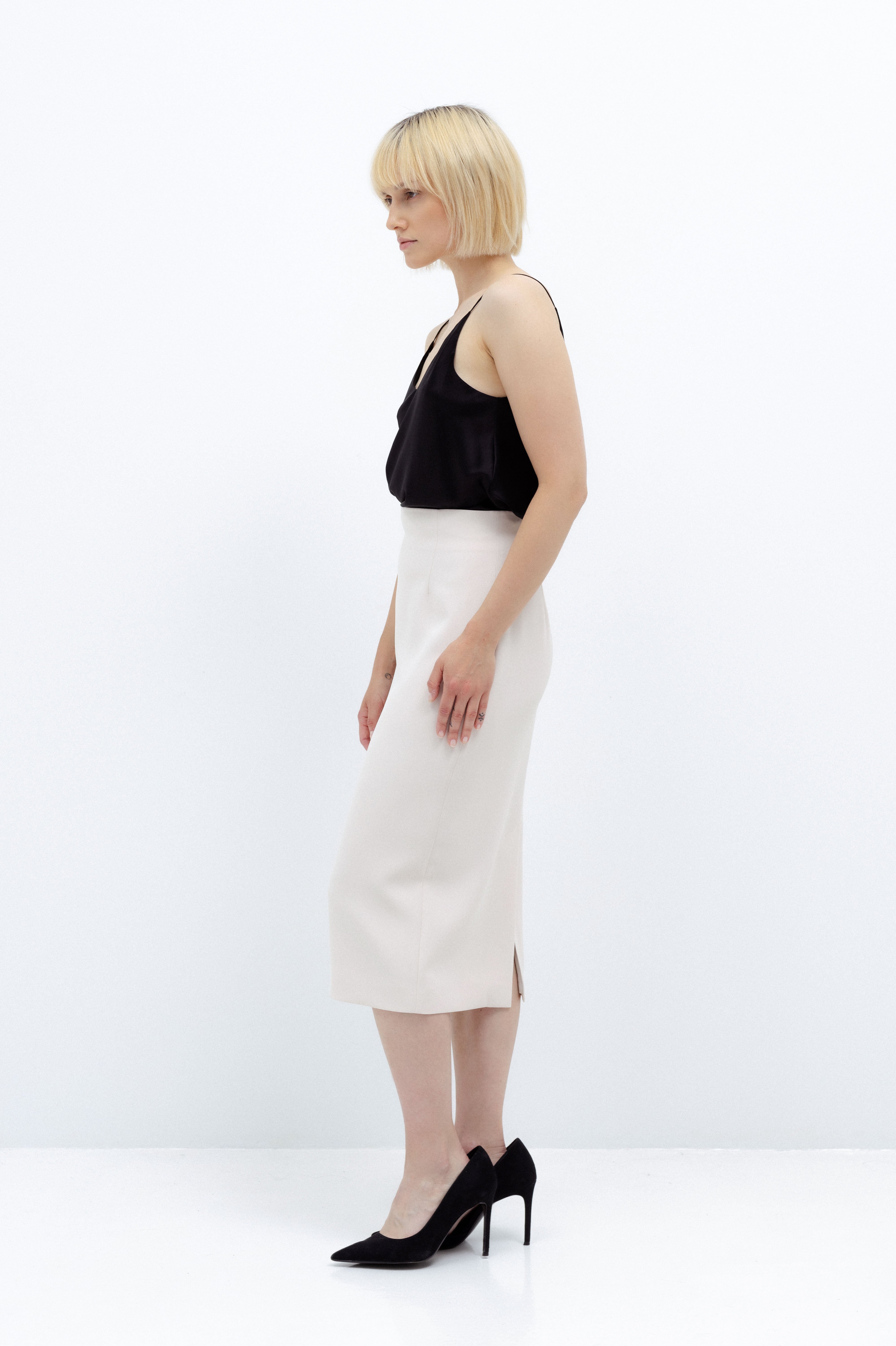 MIDI SLIM FIT MILK SKIRT