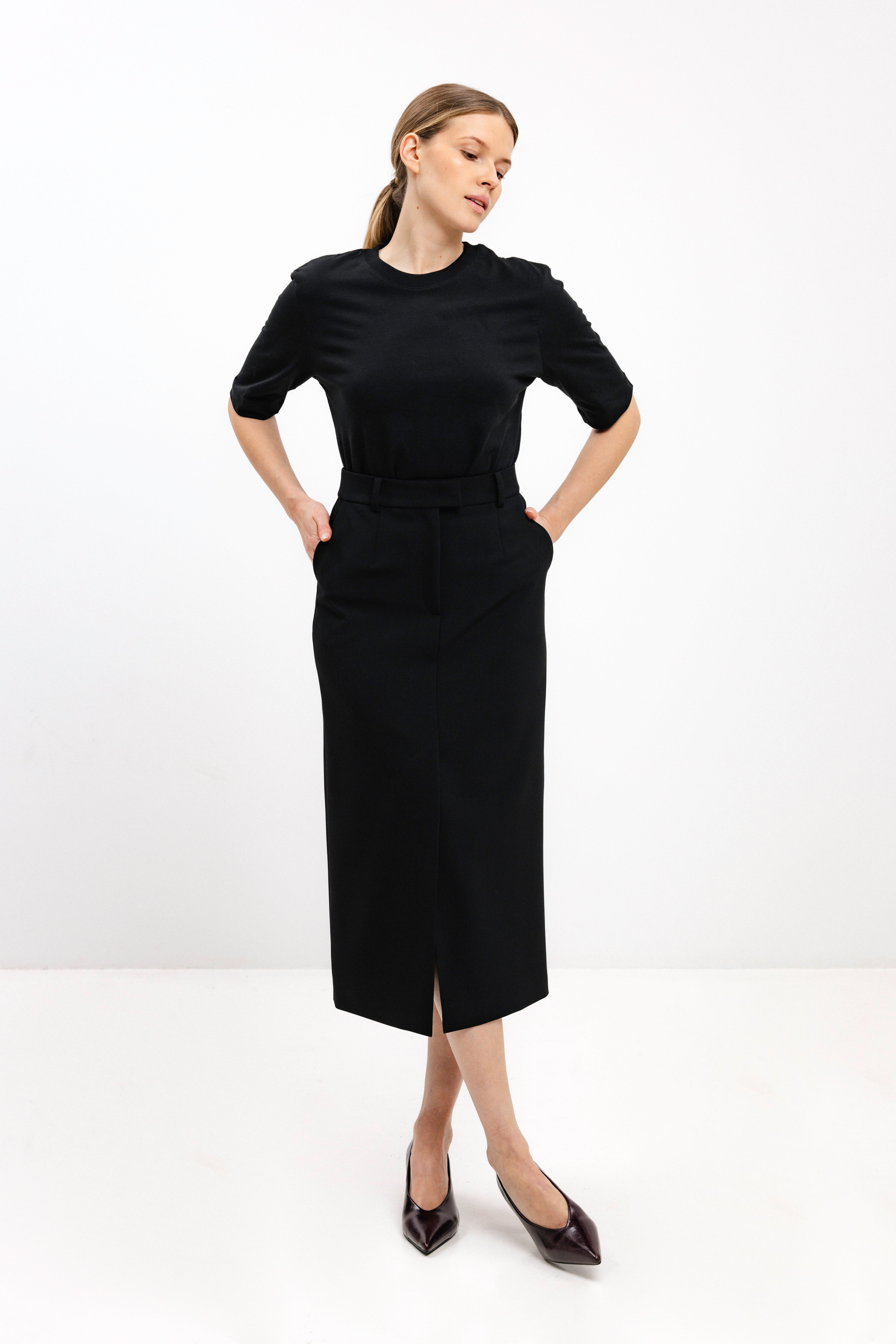 STRAIGHT-CUT BLACK MIDI SKIRT