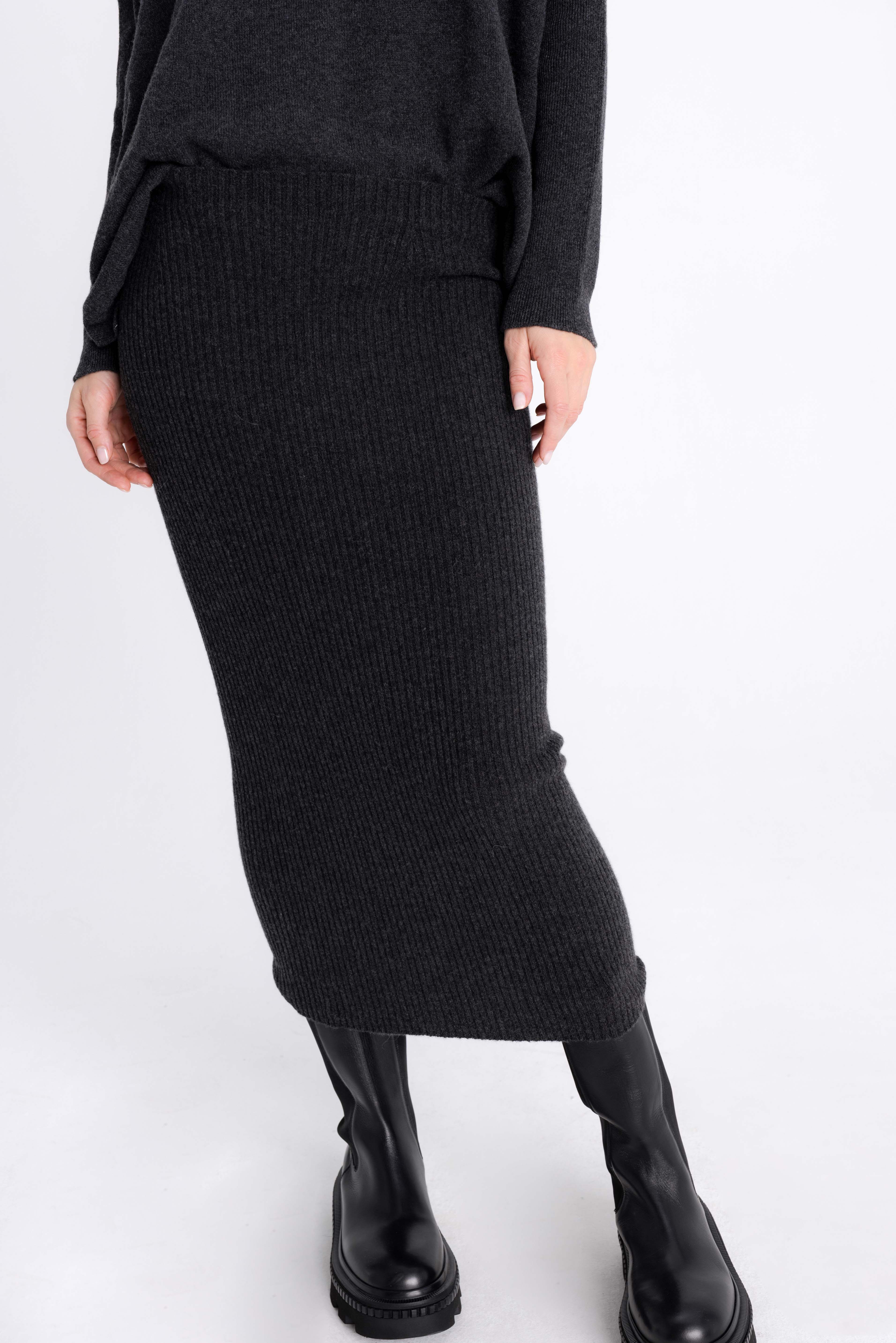DARK GREY KNITTED CASHMERE SKIRT