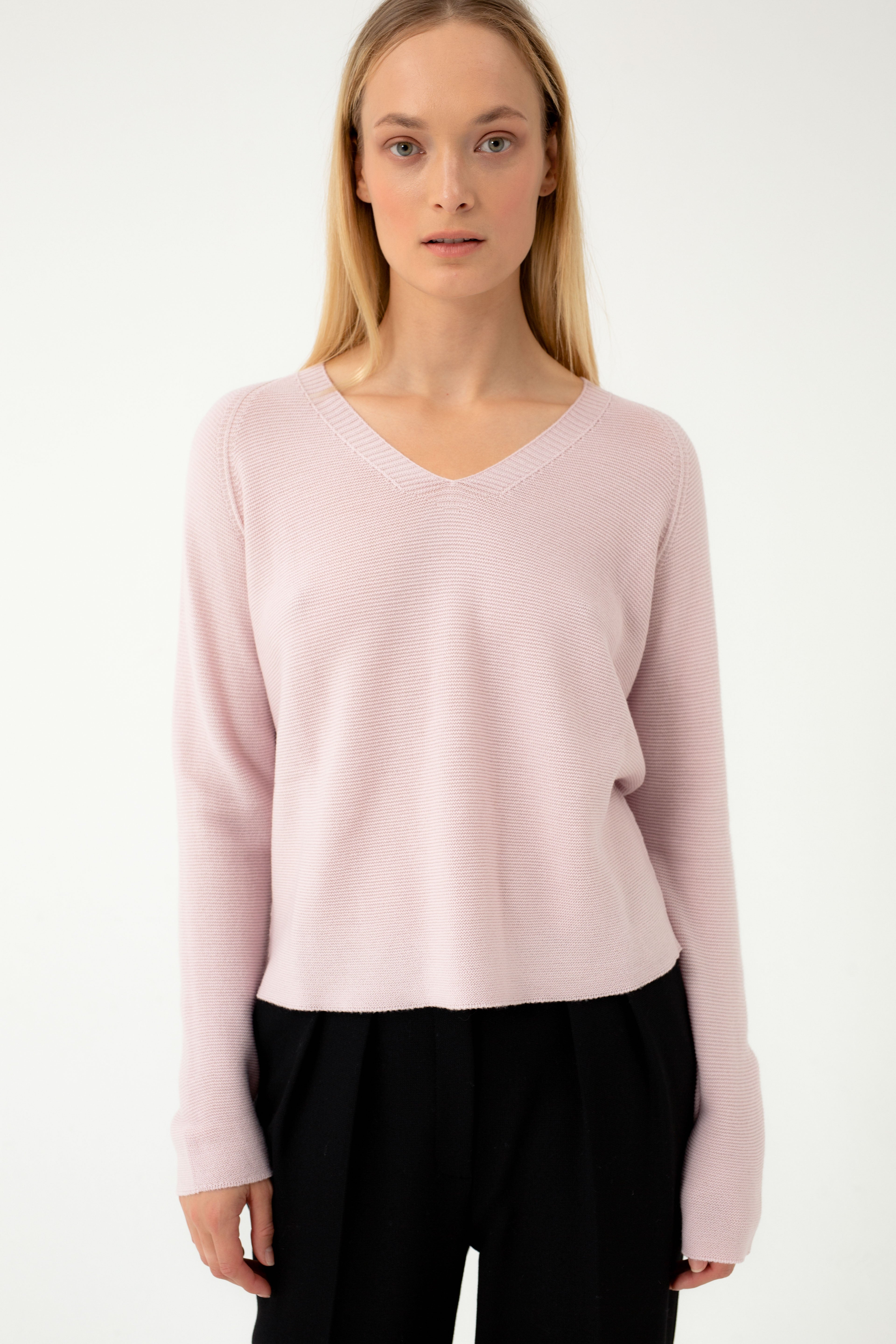 MERINO WOOL PINK V-NECK SWEATER