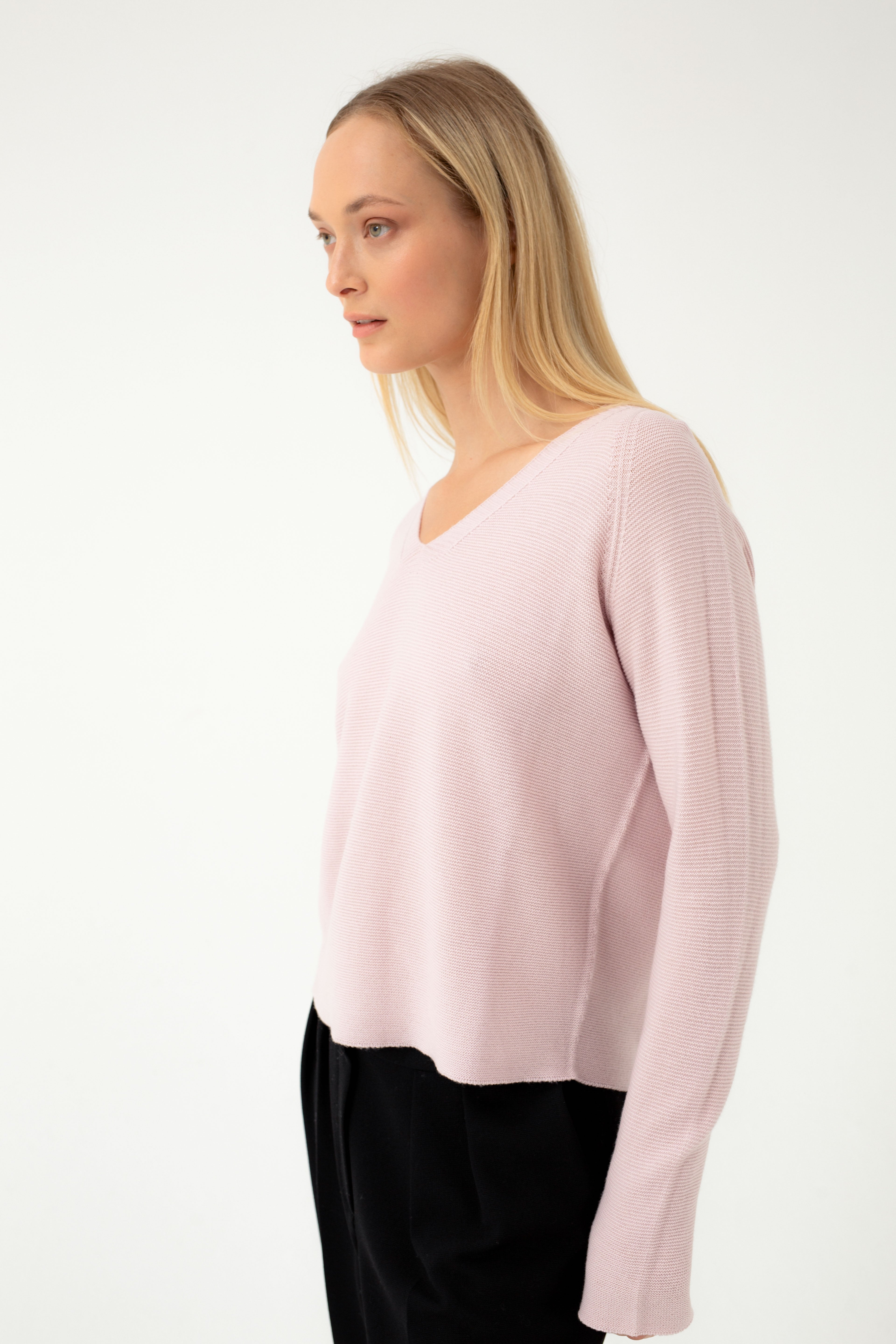 MERINO WOOL PINK V-NECK SWEATER