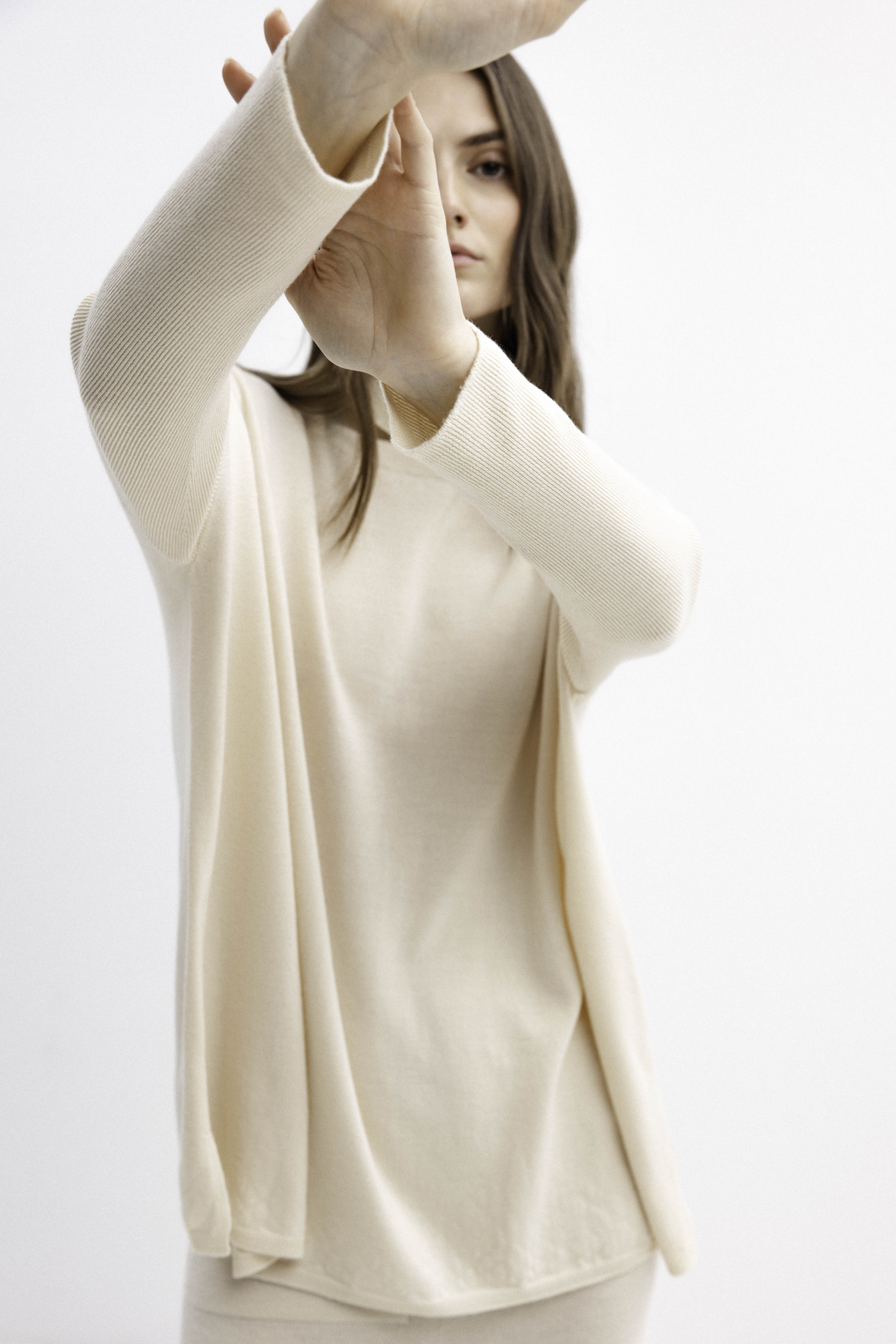HIGH NECK MERINO WOOL MILK SWEATER