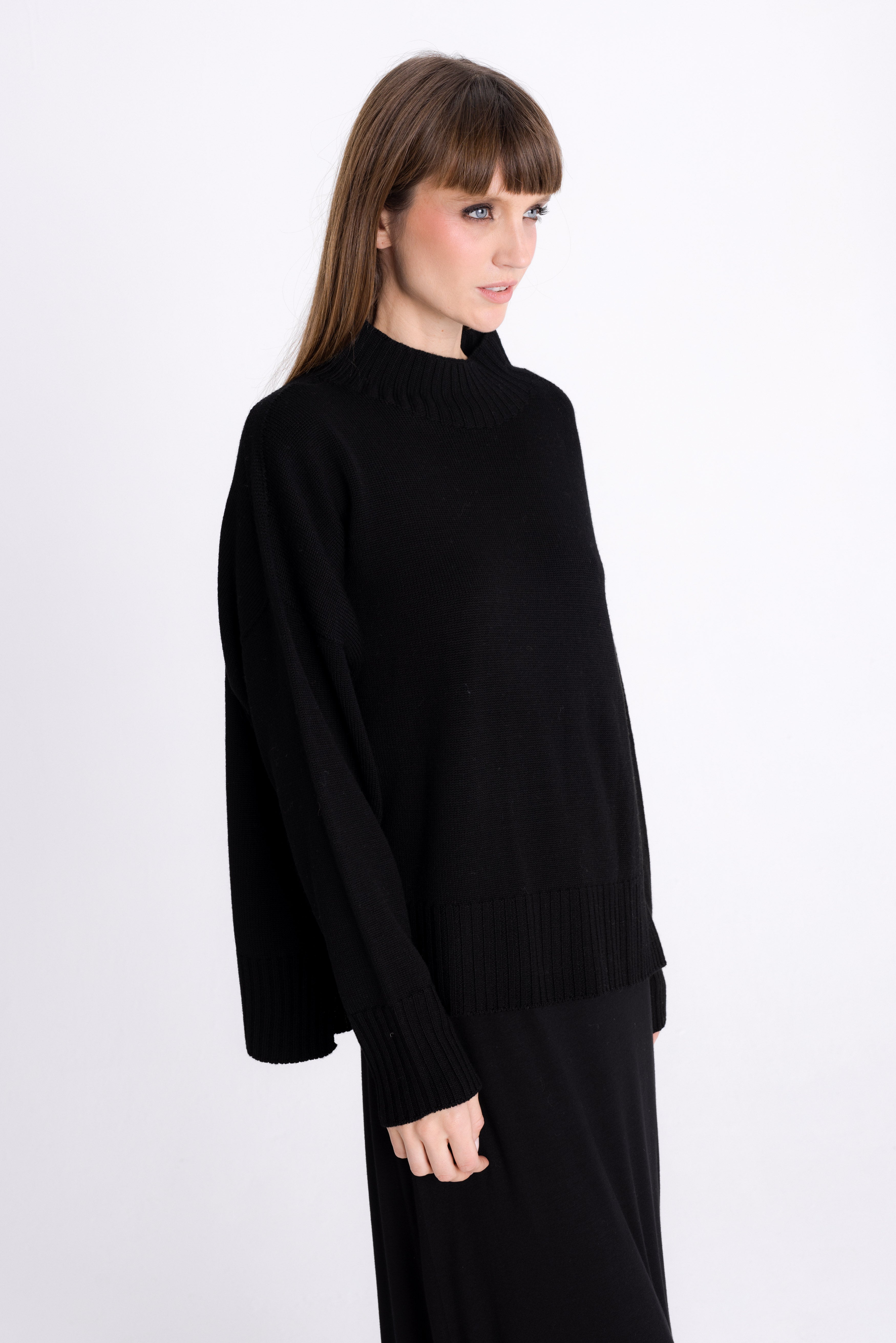 OVERSIZED BLACK MERINO WOOL SWEATER