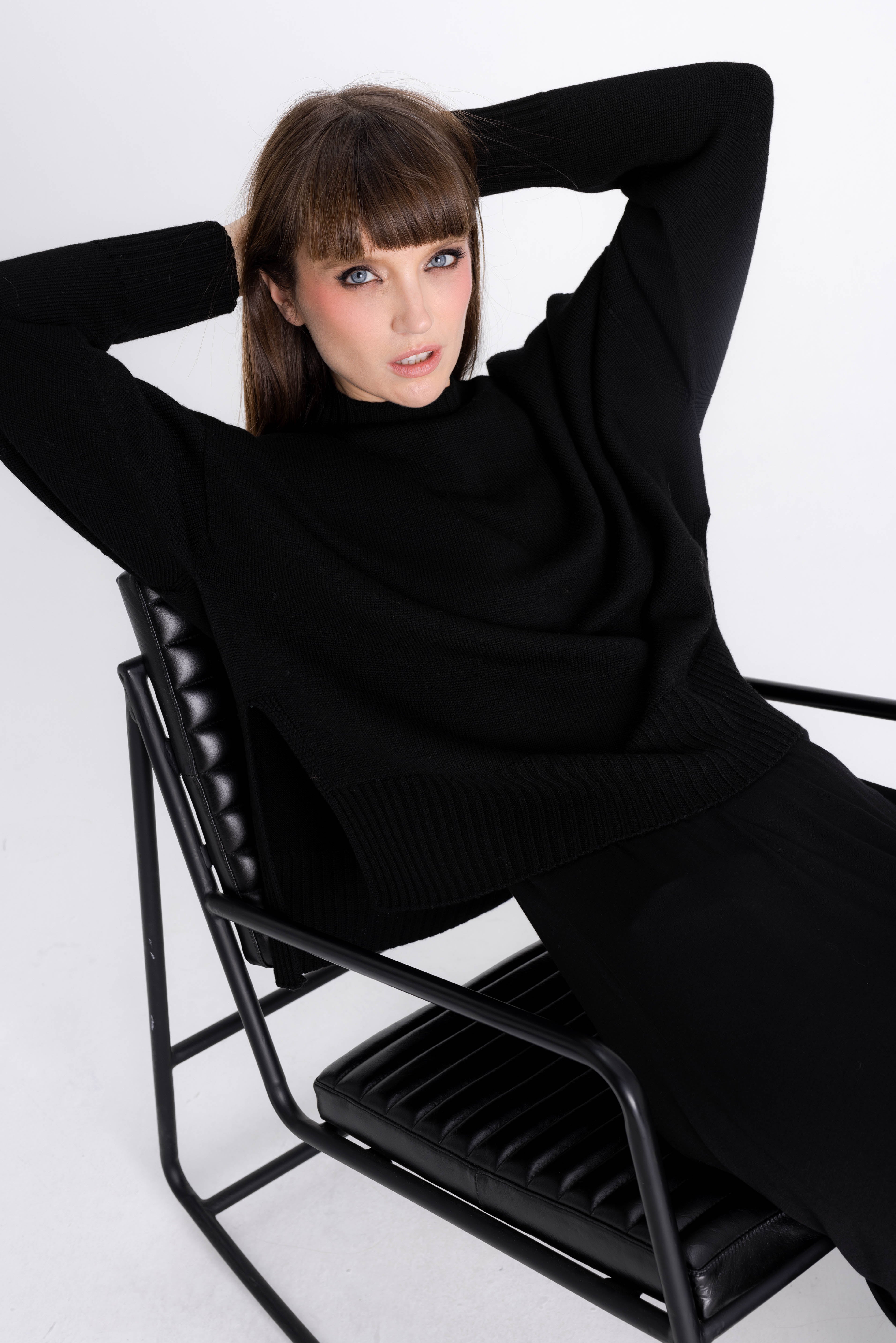OVERSIZED BLACK MERINO WOOL SWEATER