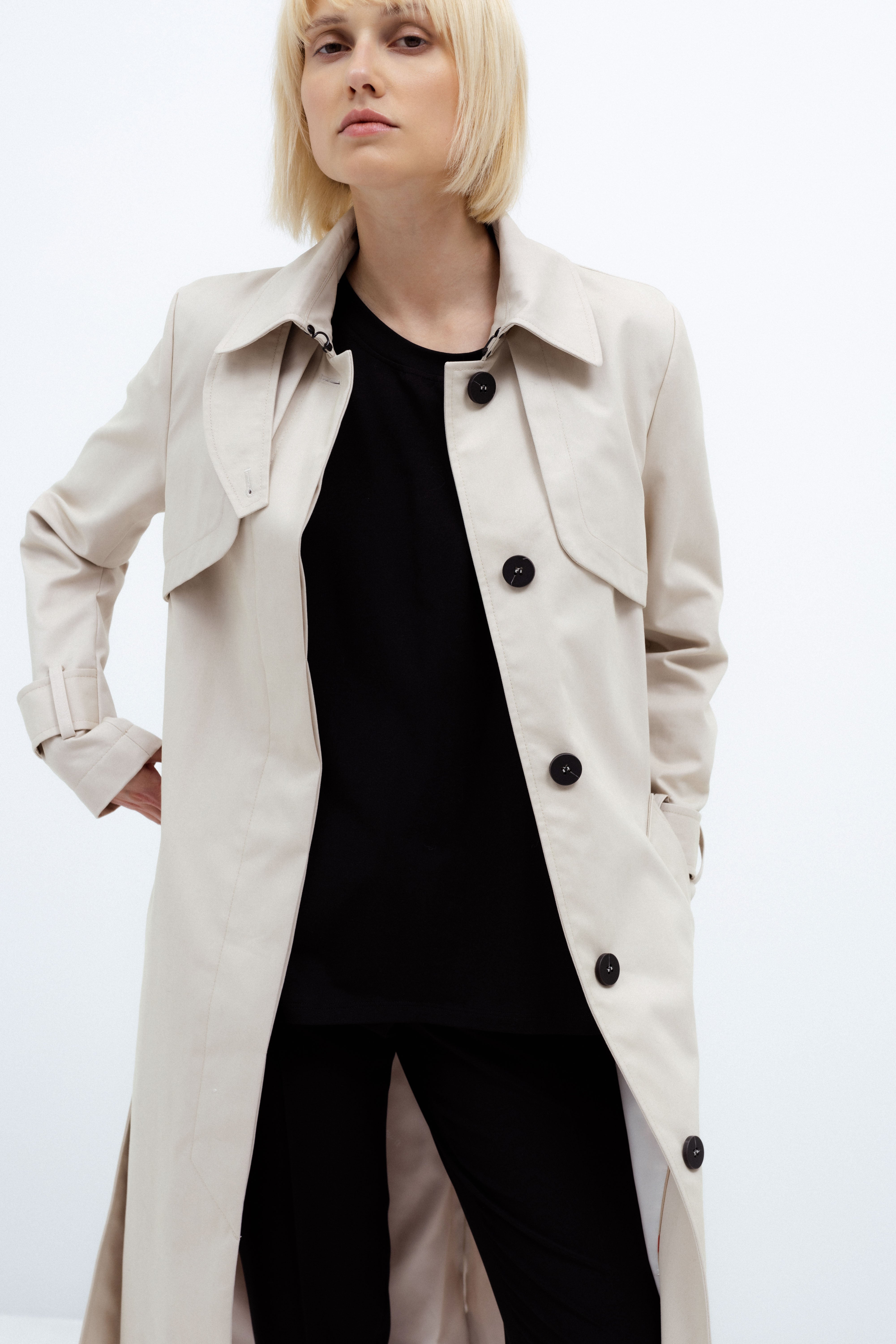 FITTED BEIGE TRENCH COAT