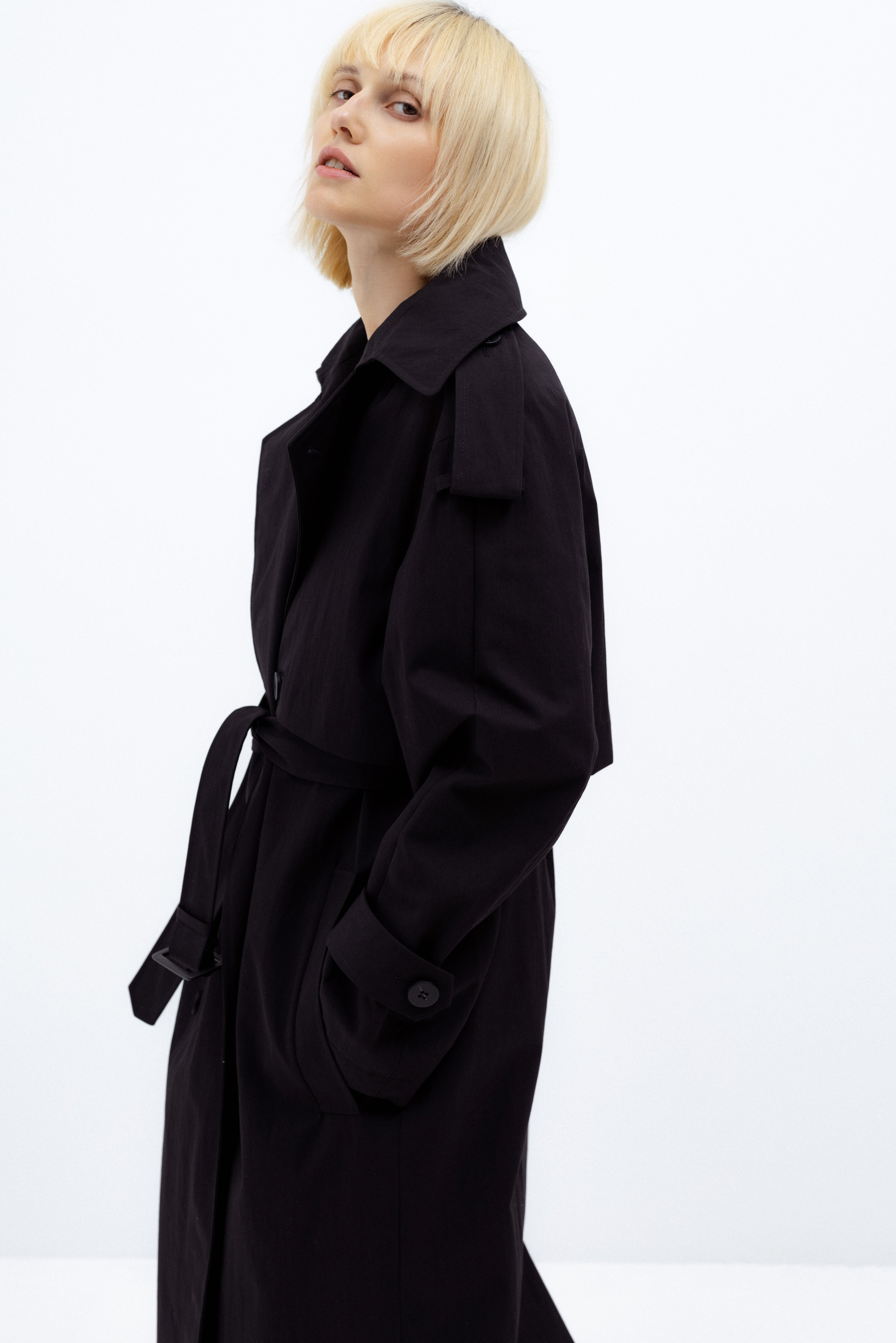 OVERSIZED BLACK TRENCH COAT