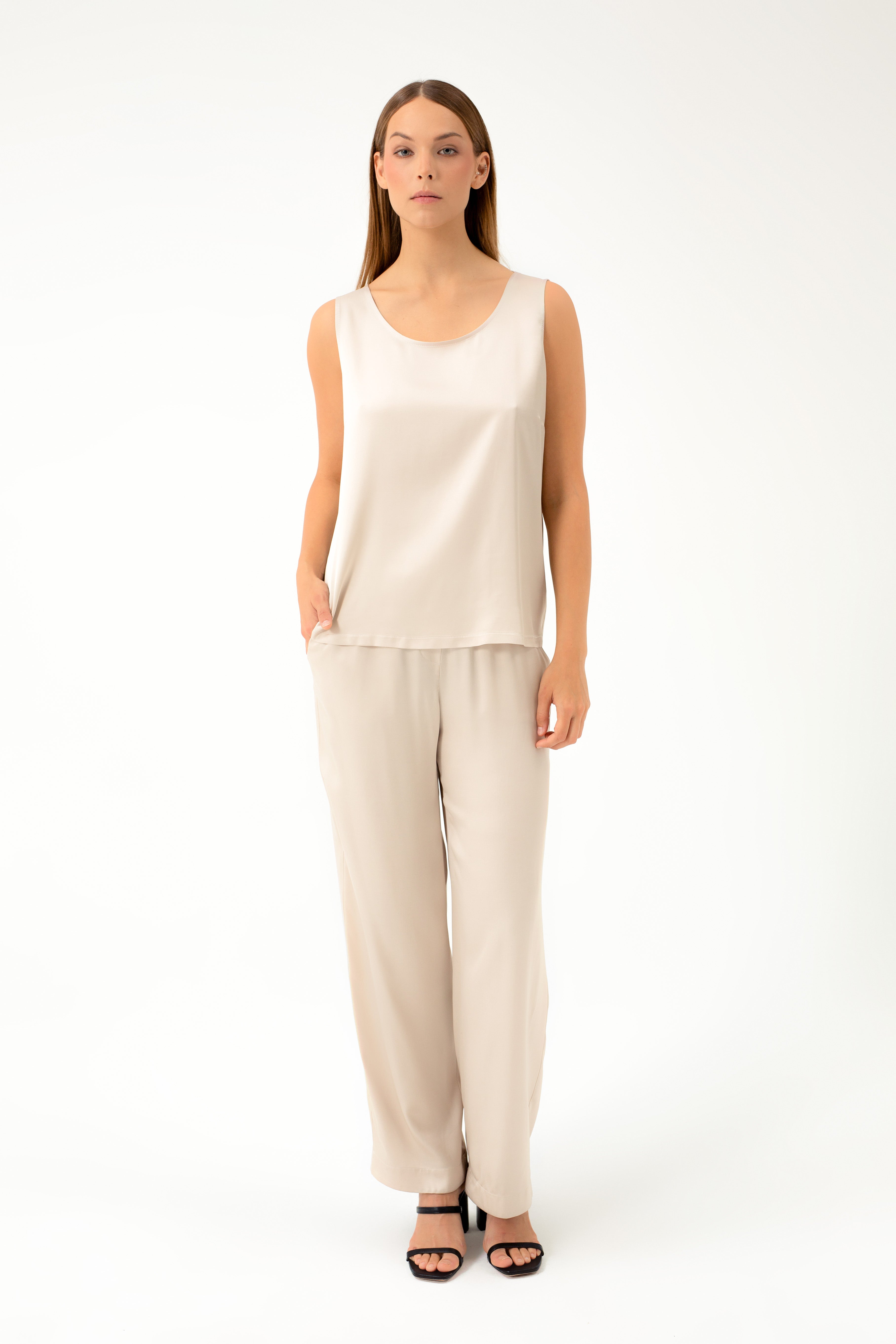STRAIGHT-LEG BEIGE LIGHTWEIGHT TROUSERS