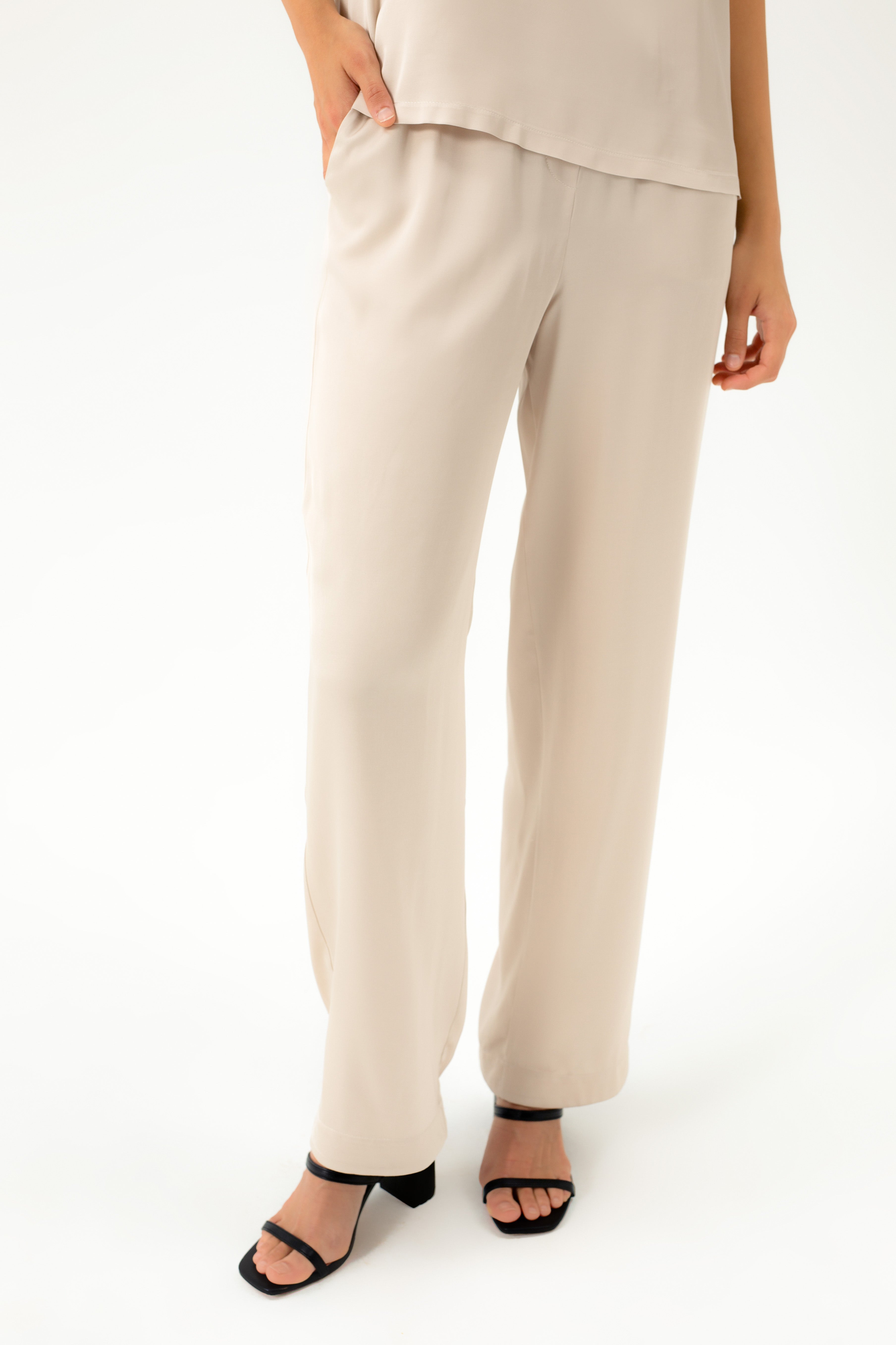 STRAIGHT-LEG BEIGE LIGHTWEIGHT TROUSERS