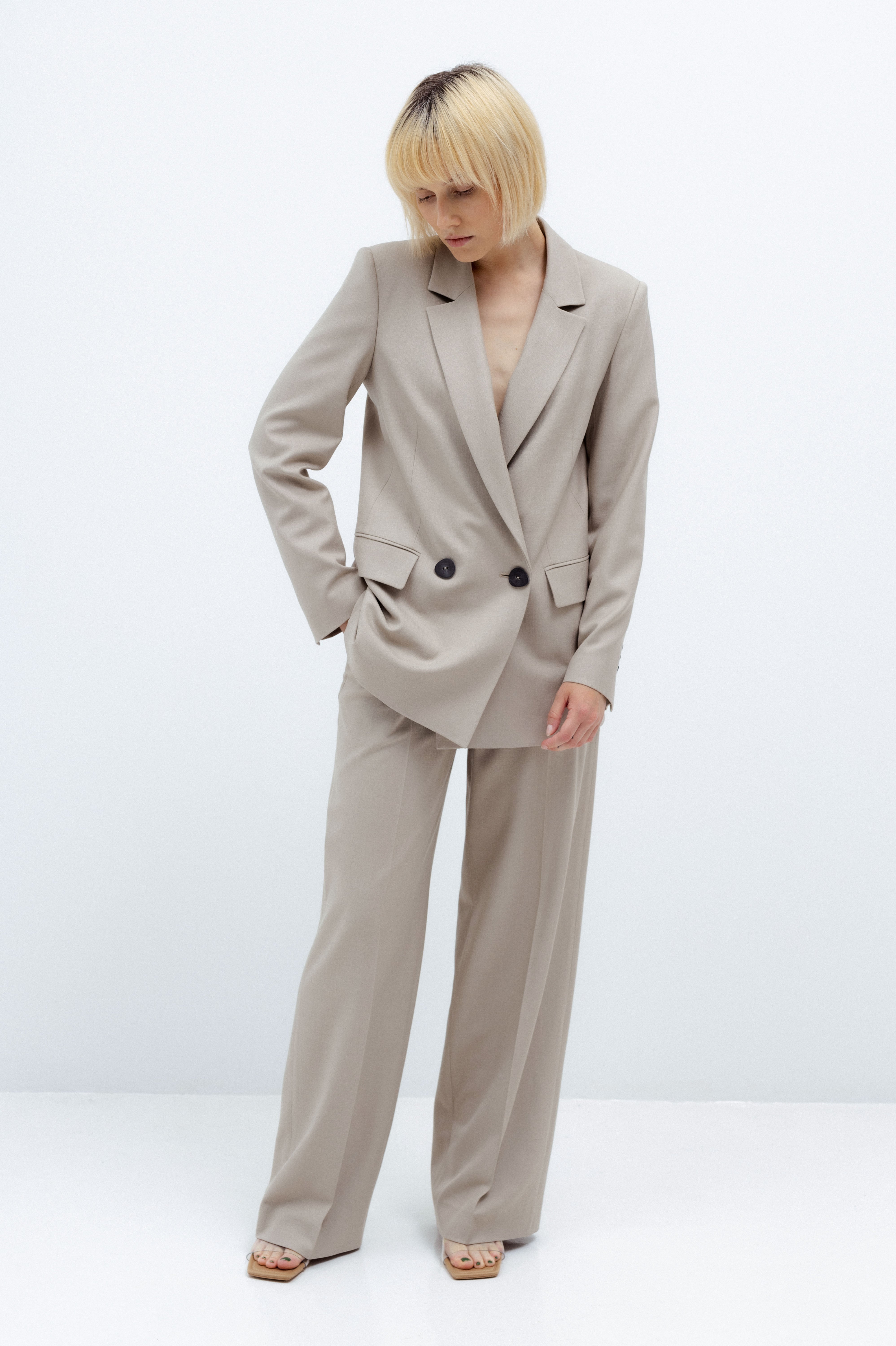 WIDE-LEG TROUSERS IN LIGHT TAUPE