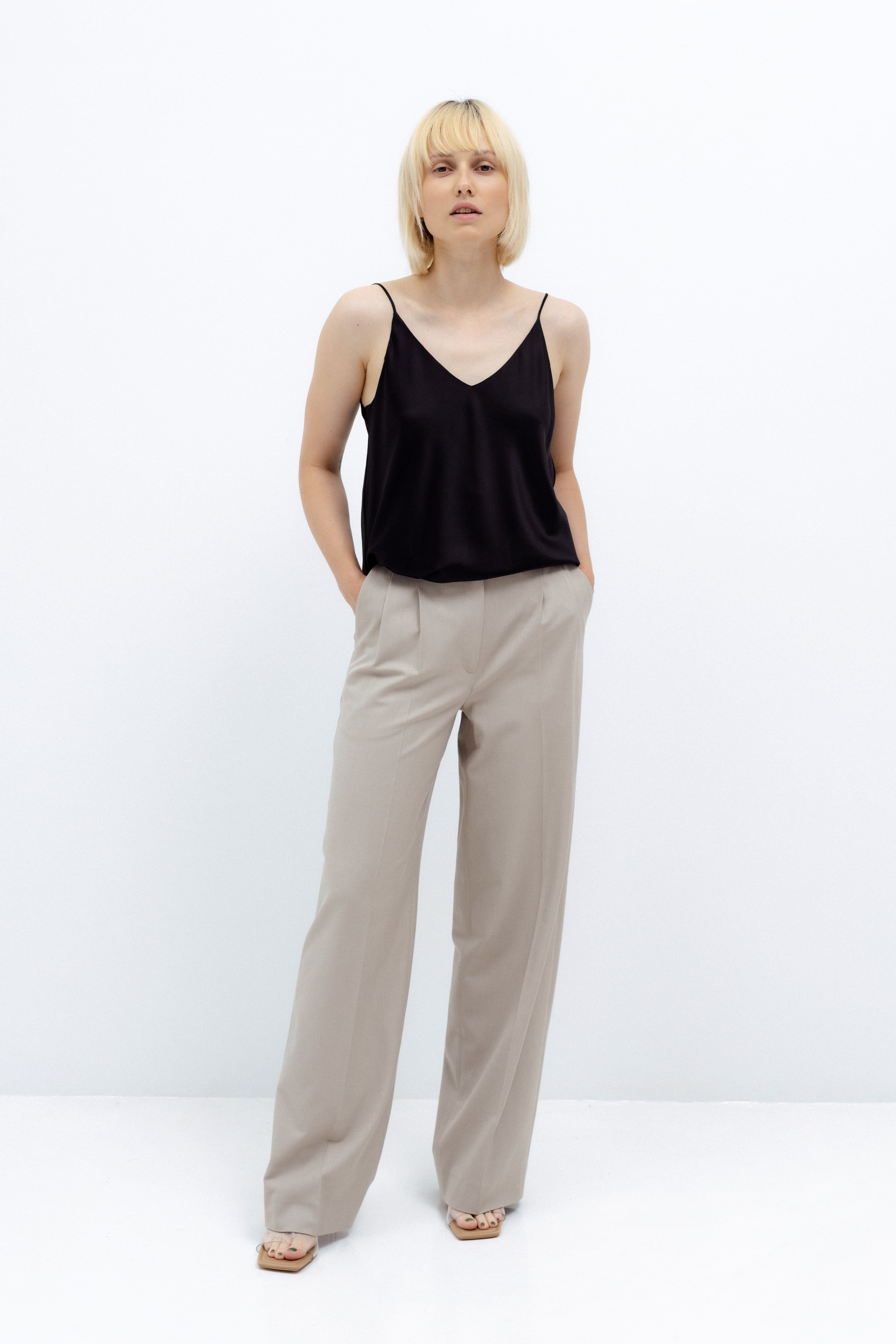 WIDE-LEG TROUSERS IN LIGHT TAUPE