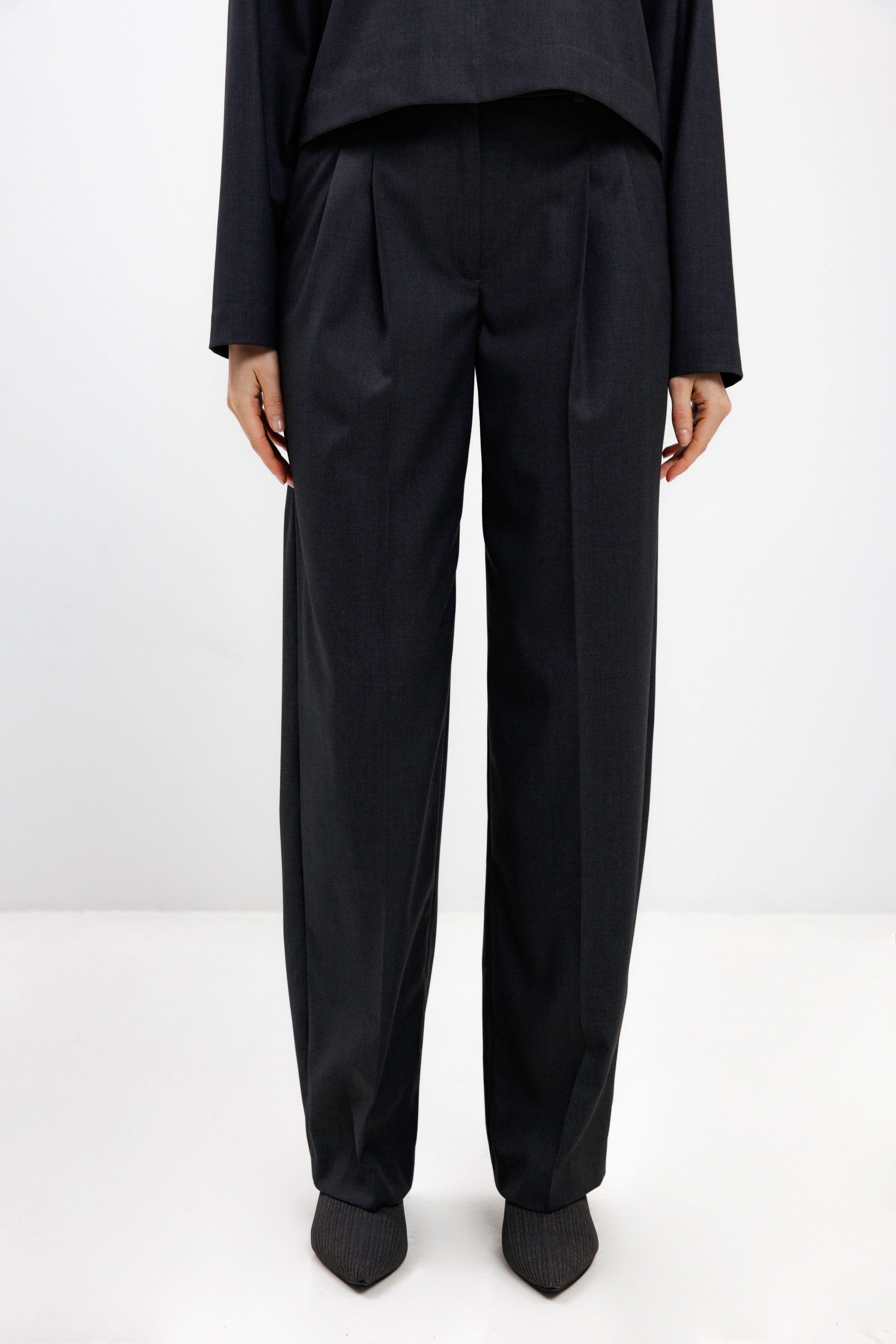 STRAIGHT-CUT DOUBLE-PLEAT BLACK NAVY TROUSERS