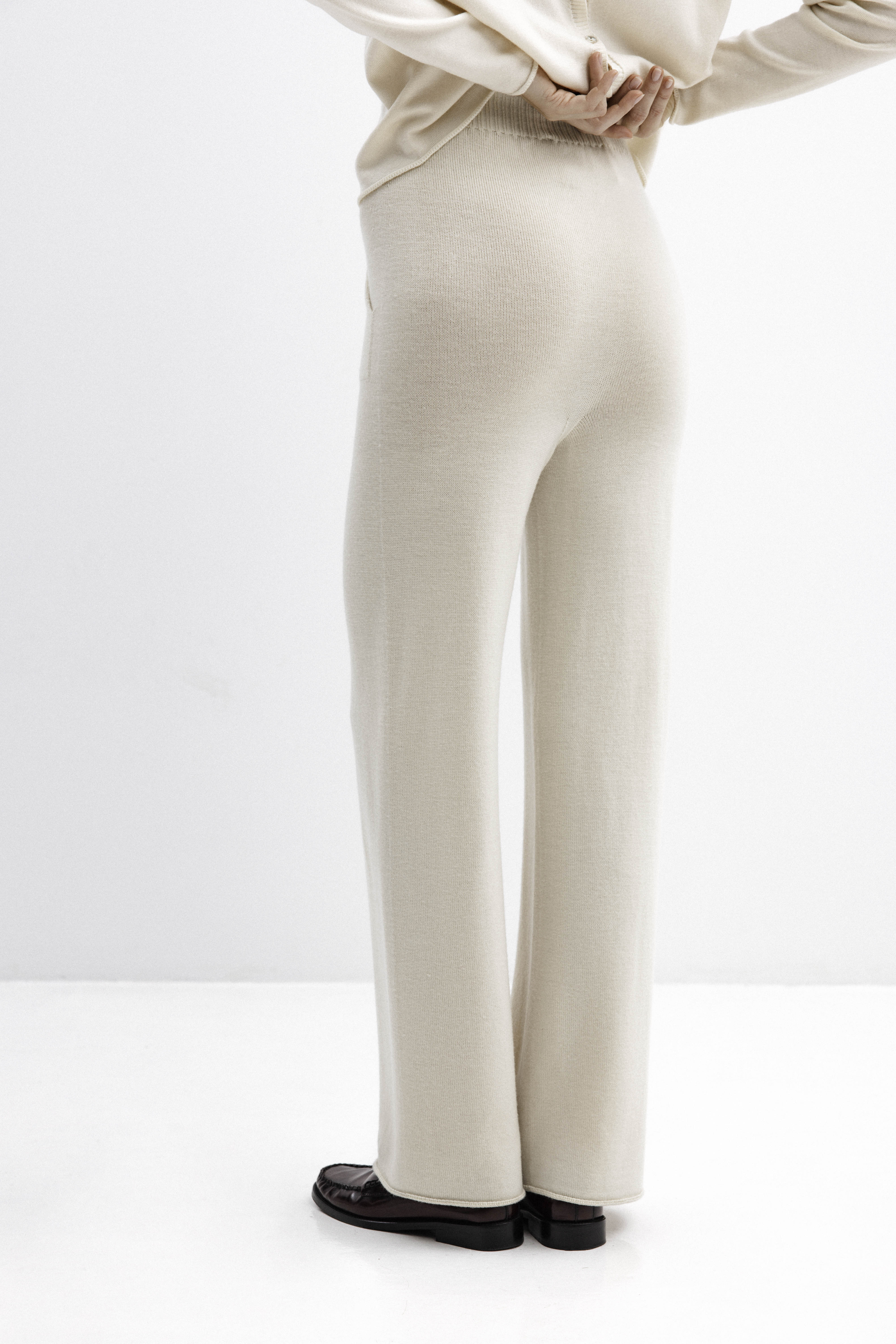 MILK KNITTED MERINO WOOL PANTS