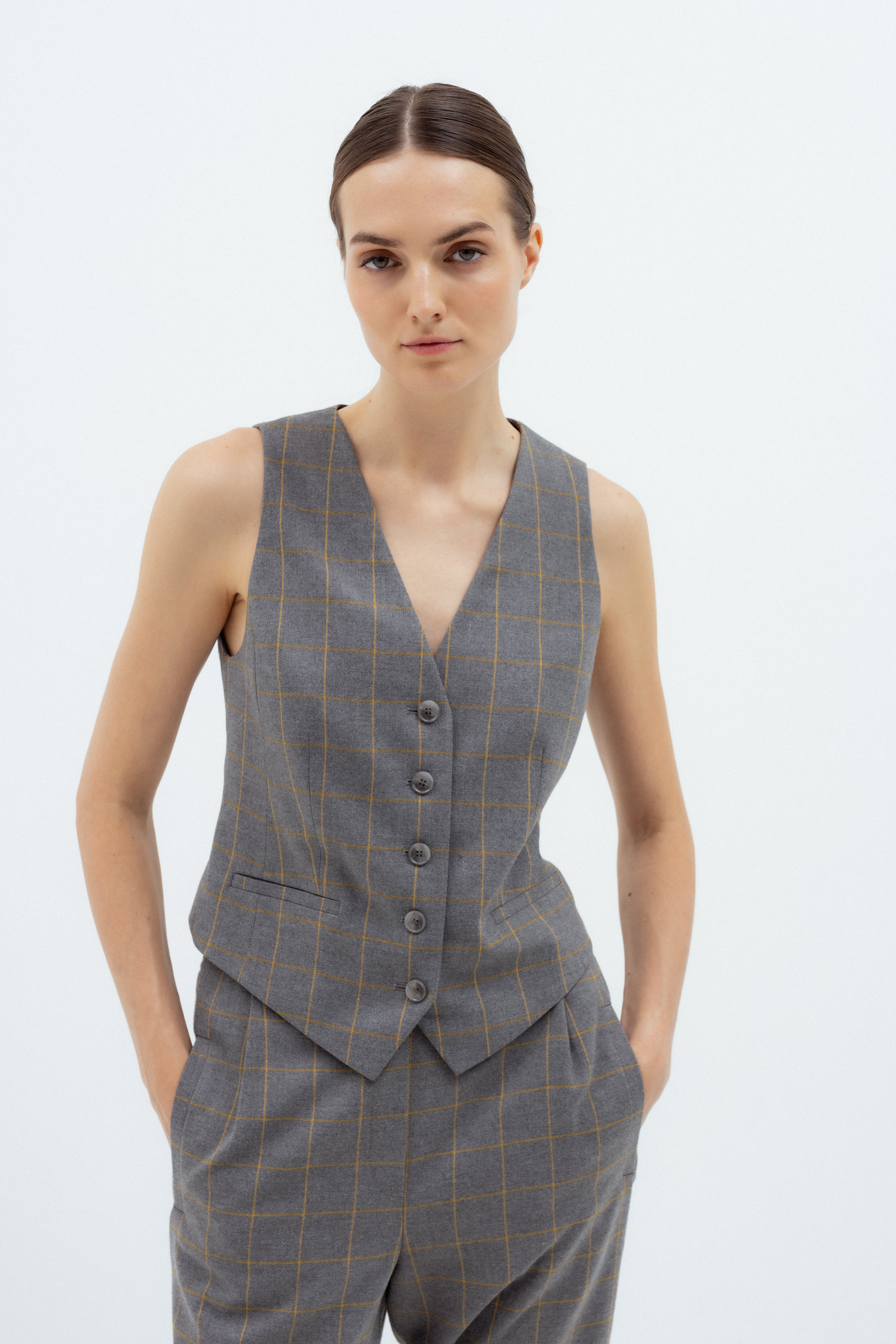GREY CHECKED FITTED VEST