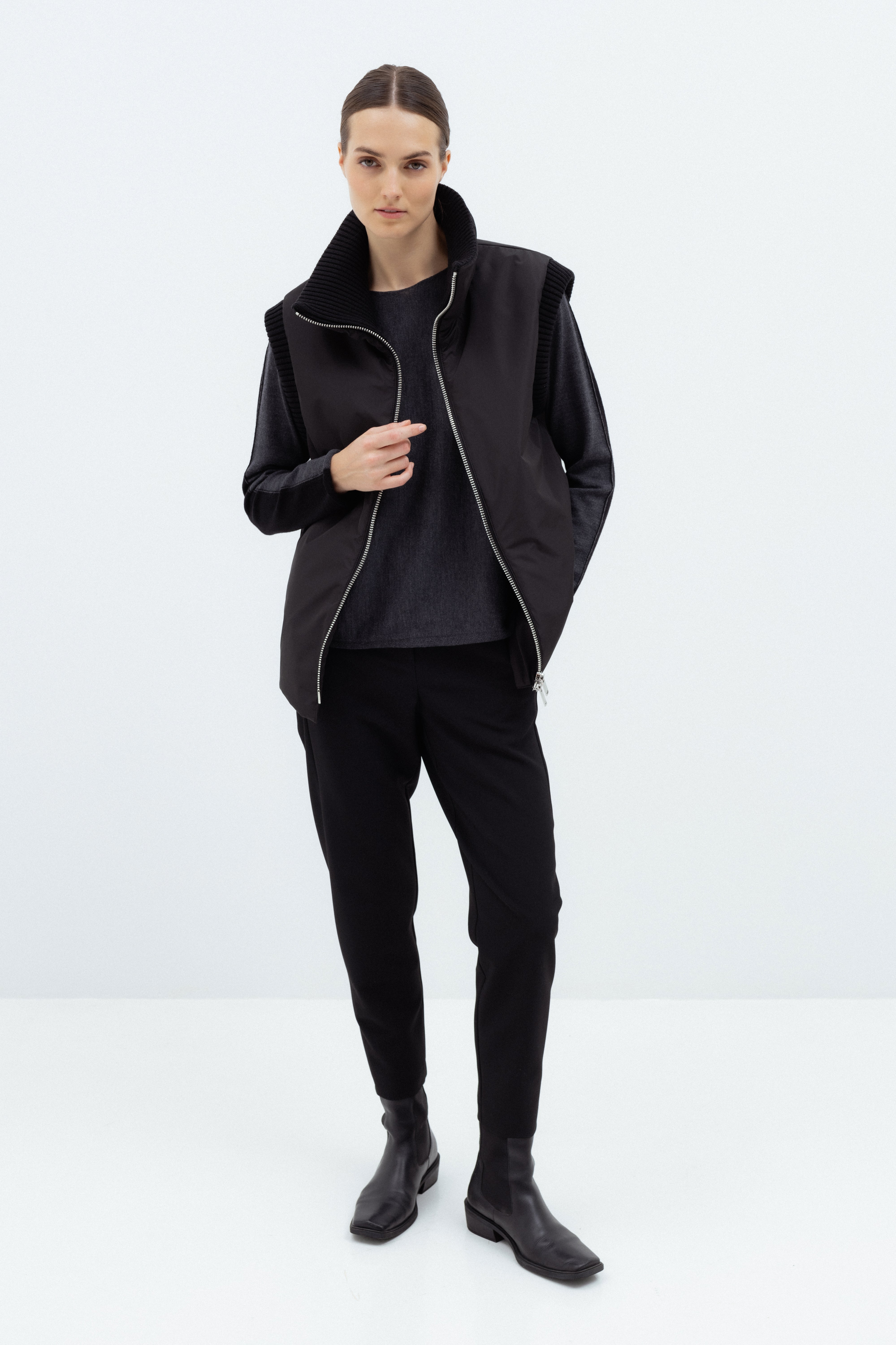 BLACK VEST WITH CAMEL WOOL