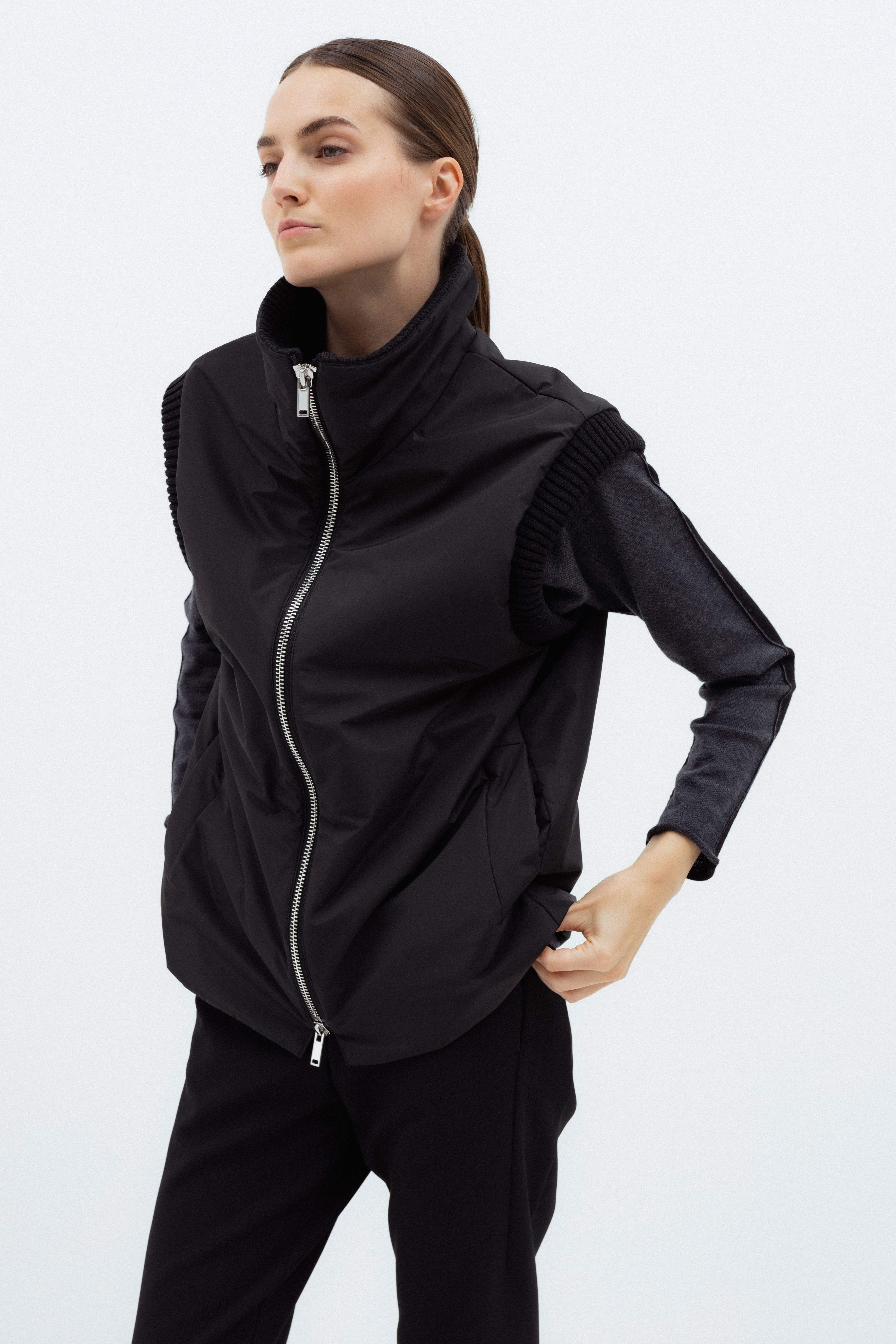 BLACK VEST WITH CAMEL WOOL