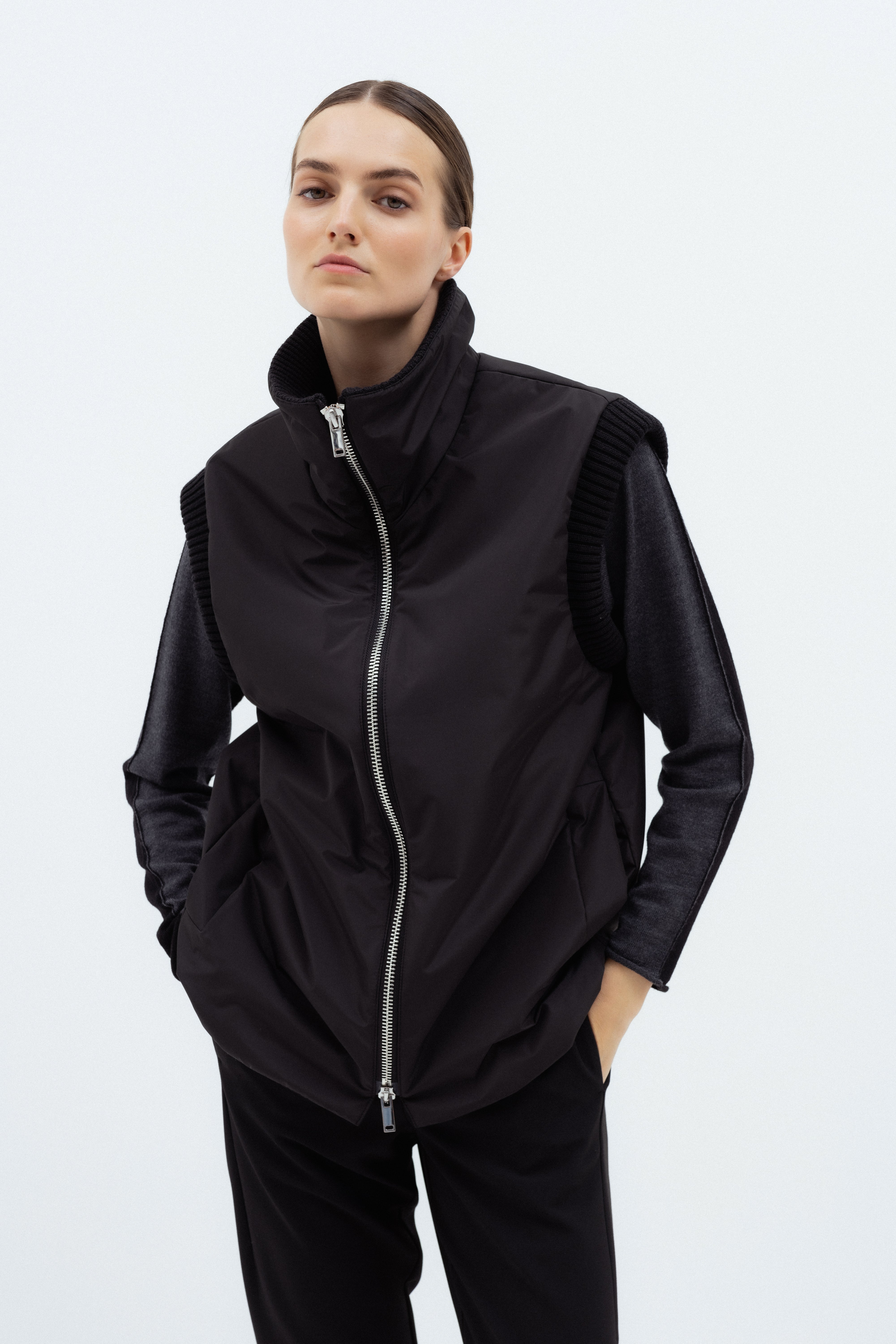 BLACK VEST WITH CAMEL WOOL