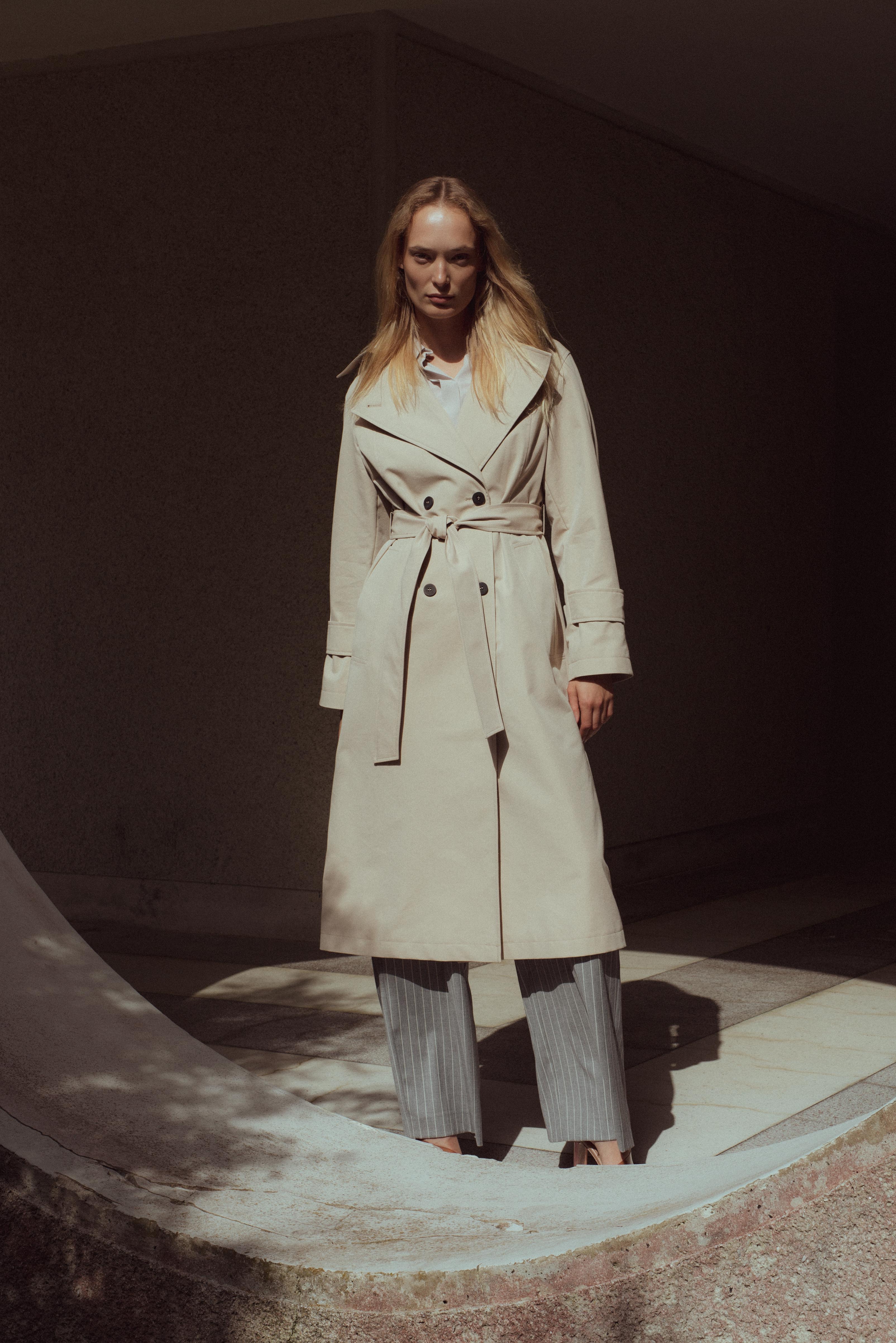 LONG BEIGE TRENCH COAT
