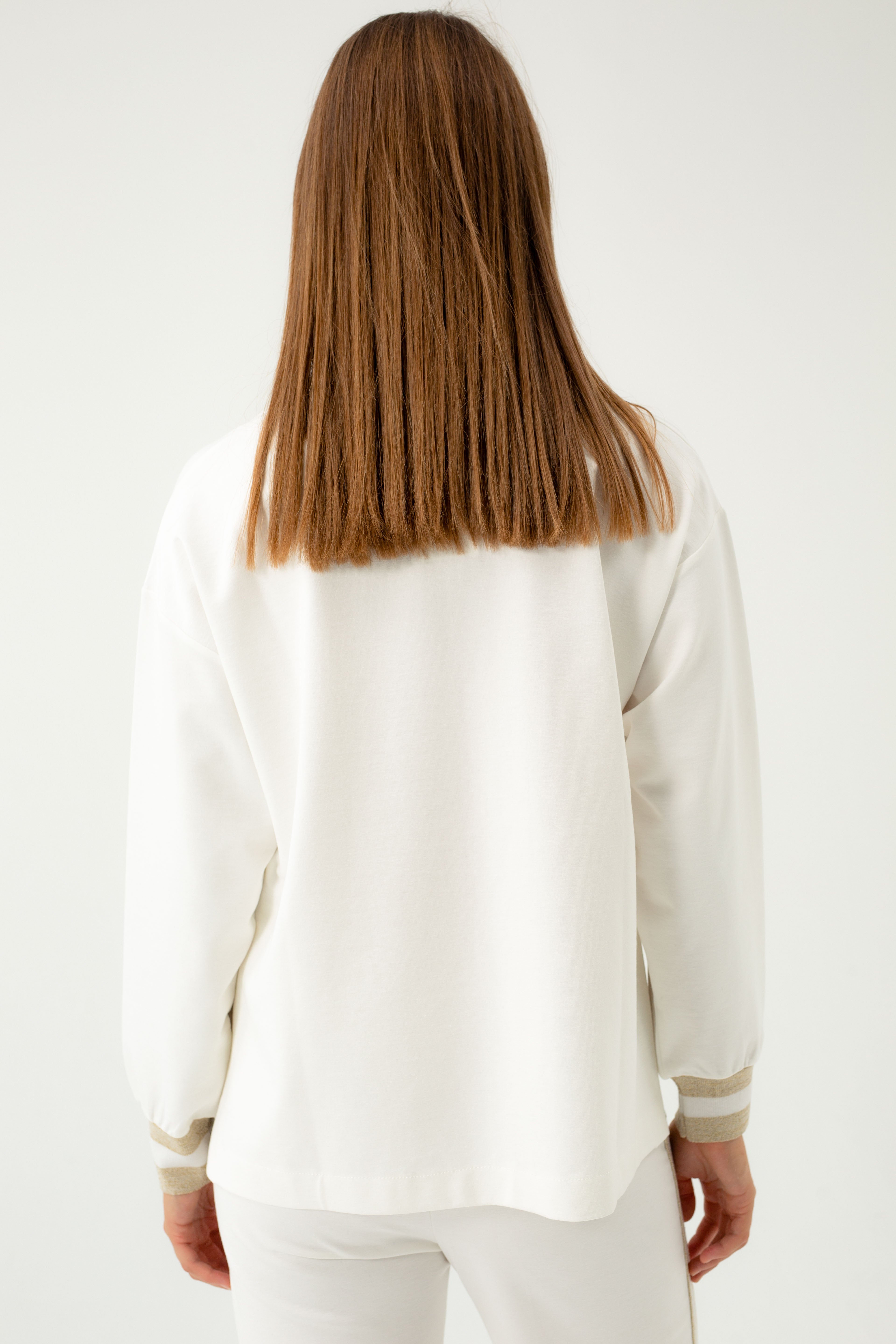 OVERSIZED WHITE BLOUSE WITH GOLDEN DETAILS