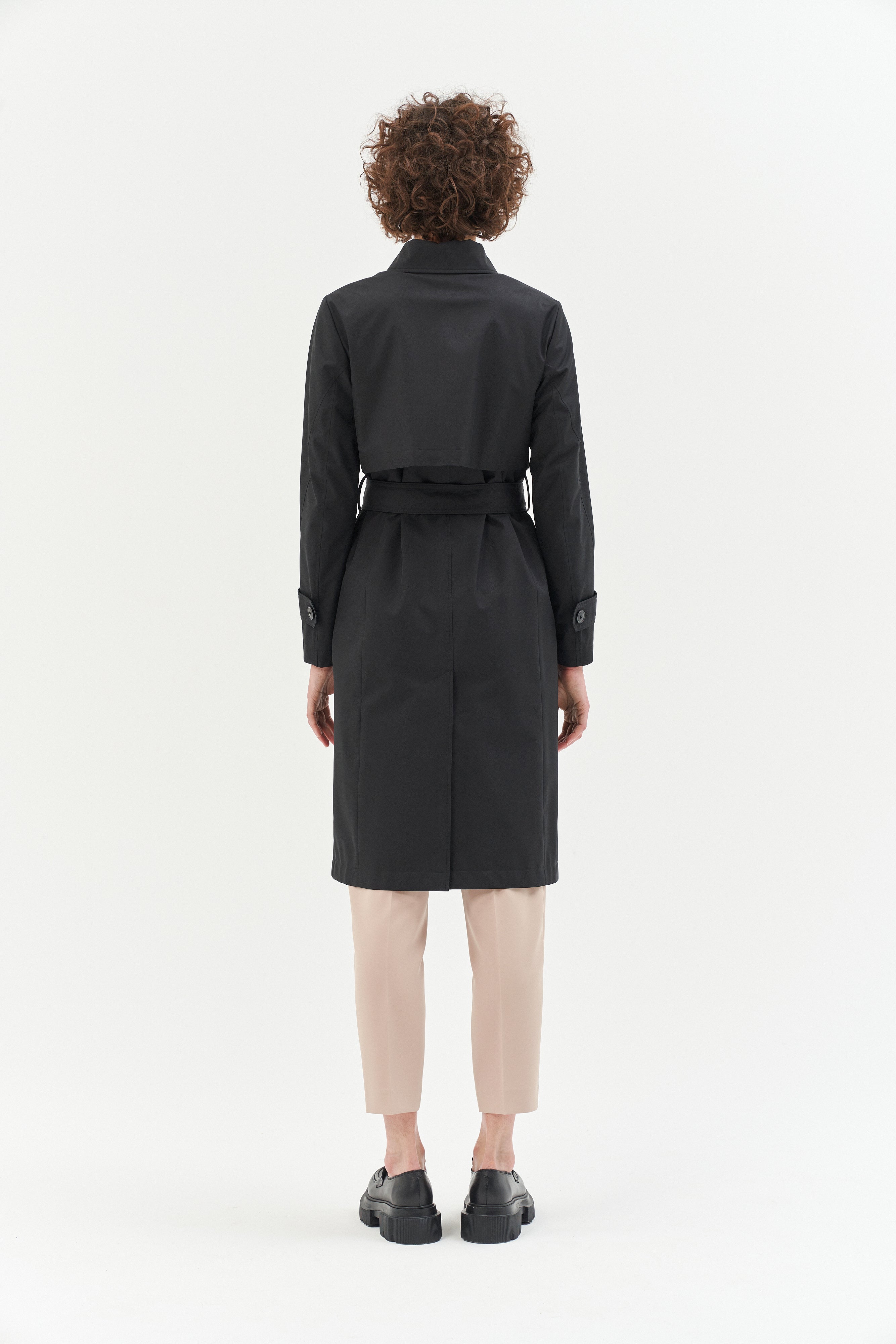 TIMELESS TRENCH COAT IN BLACK