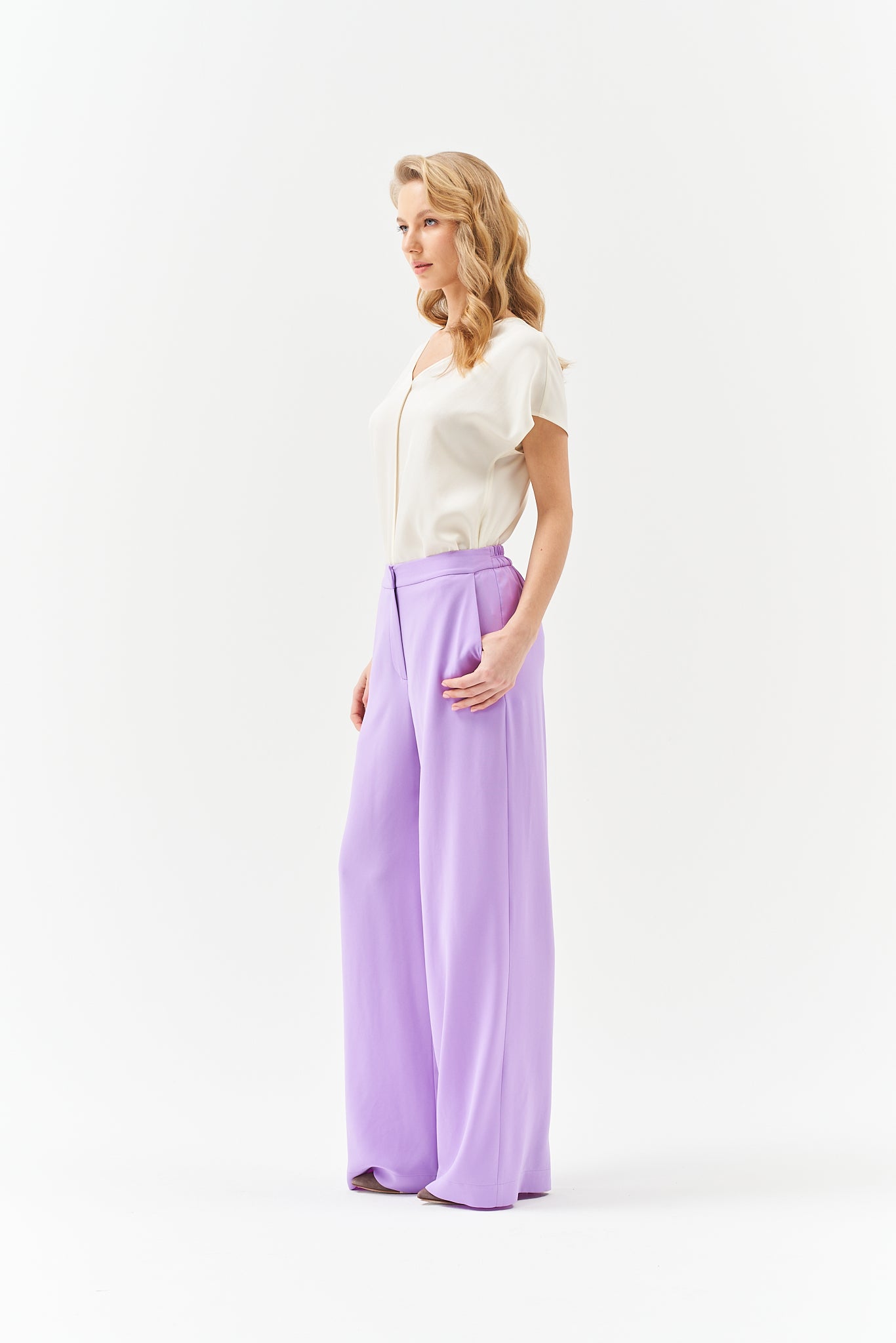 WIDE LEG TROUSERS IN LILAC