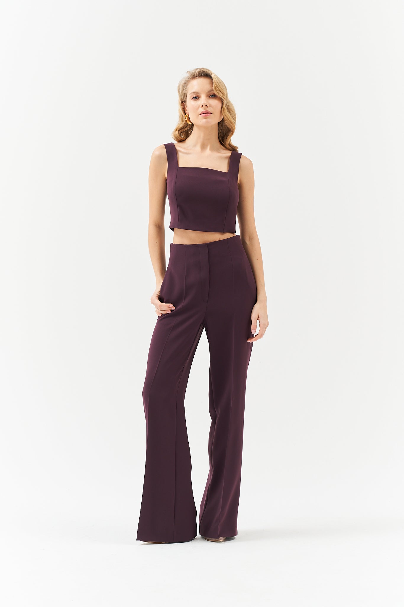 SHORT TOP IN BURGUNDY