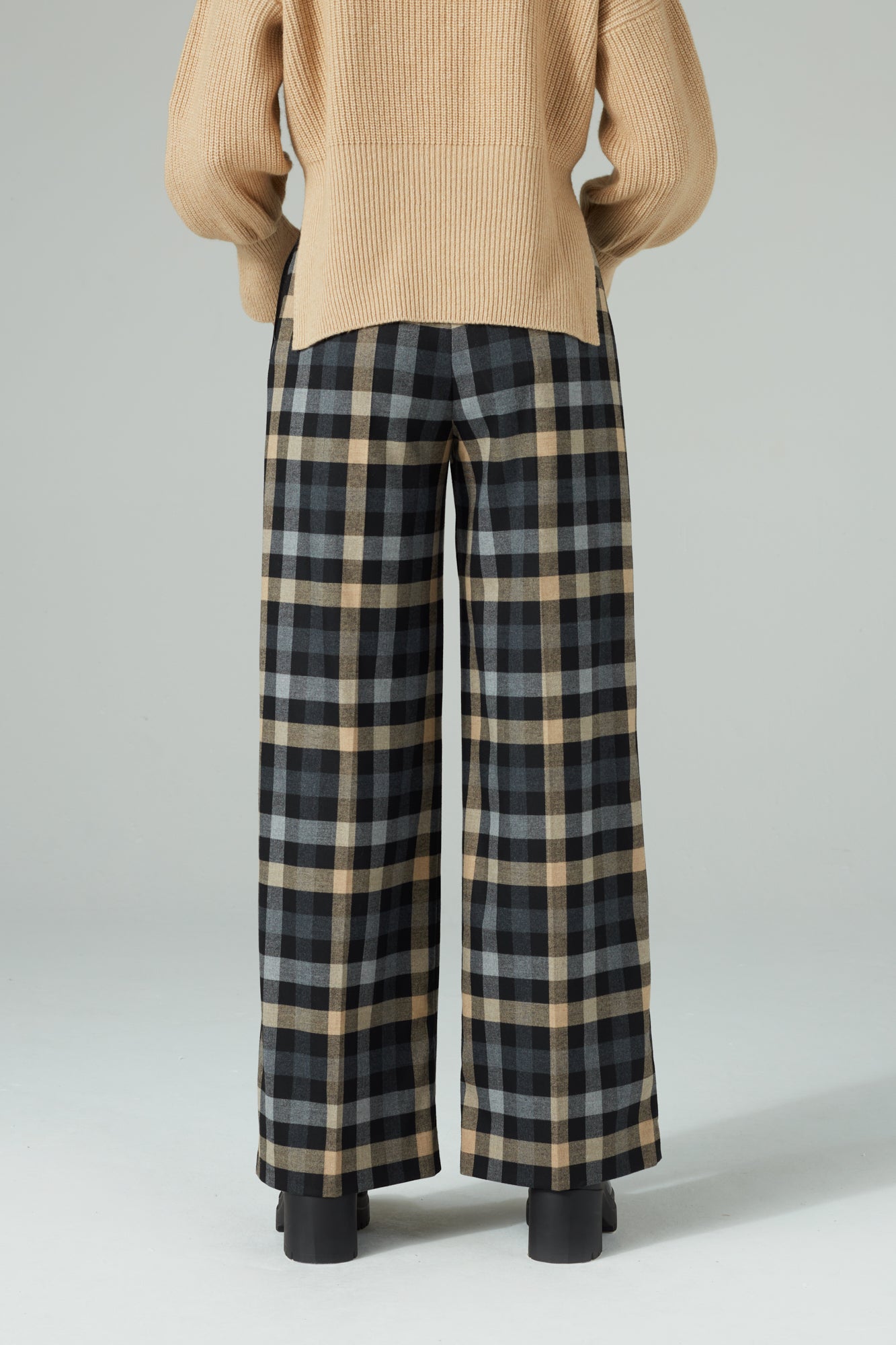 WIDE FIT TROUSERS IN CHECKS