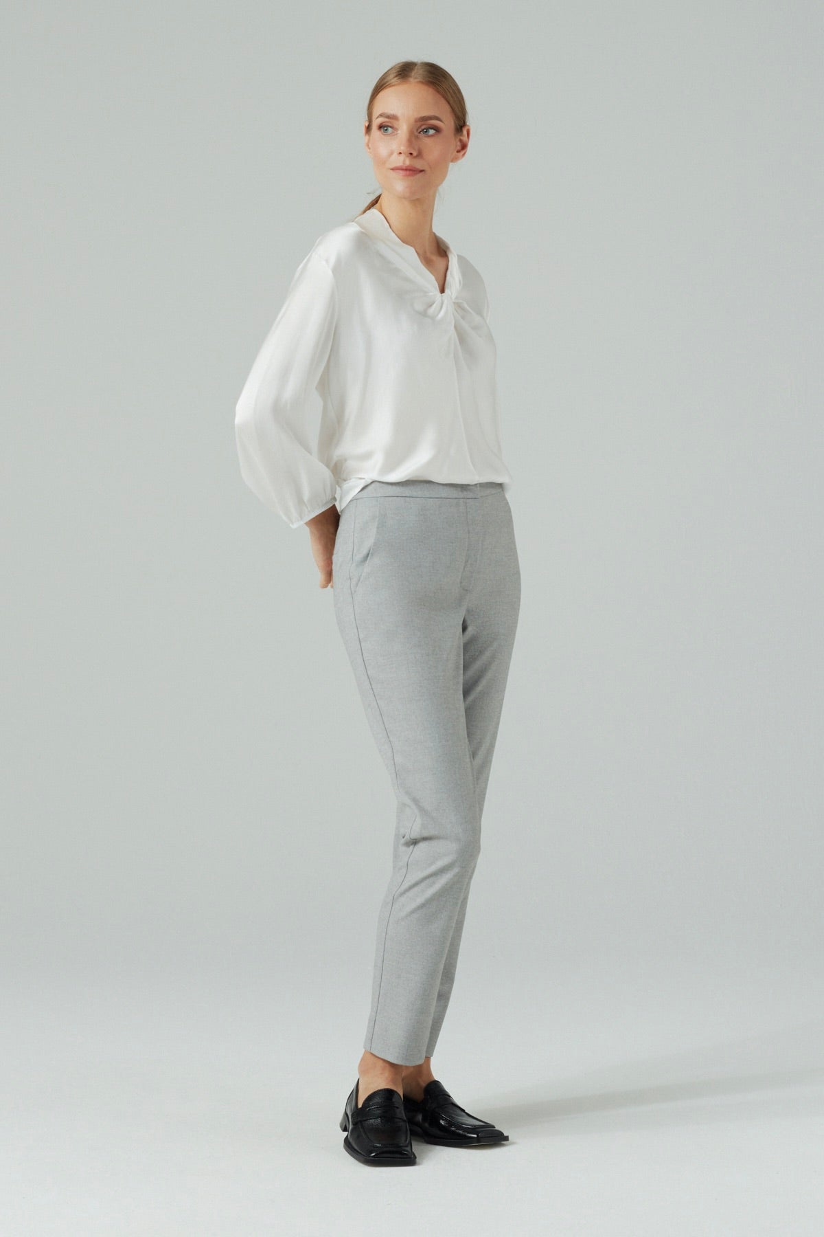 SLIM STRAIGHT TROUSERS GREY
