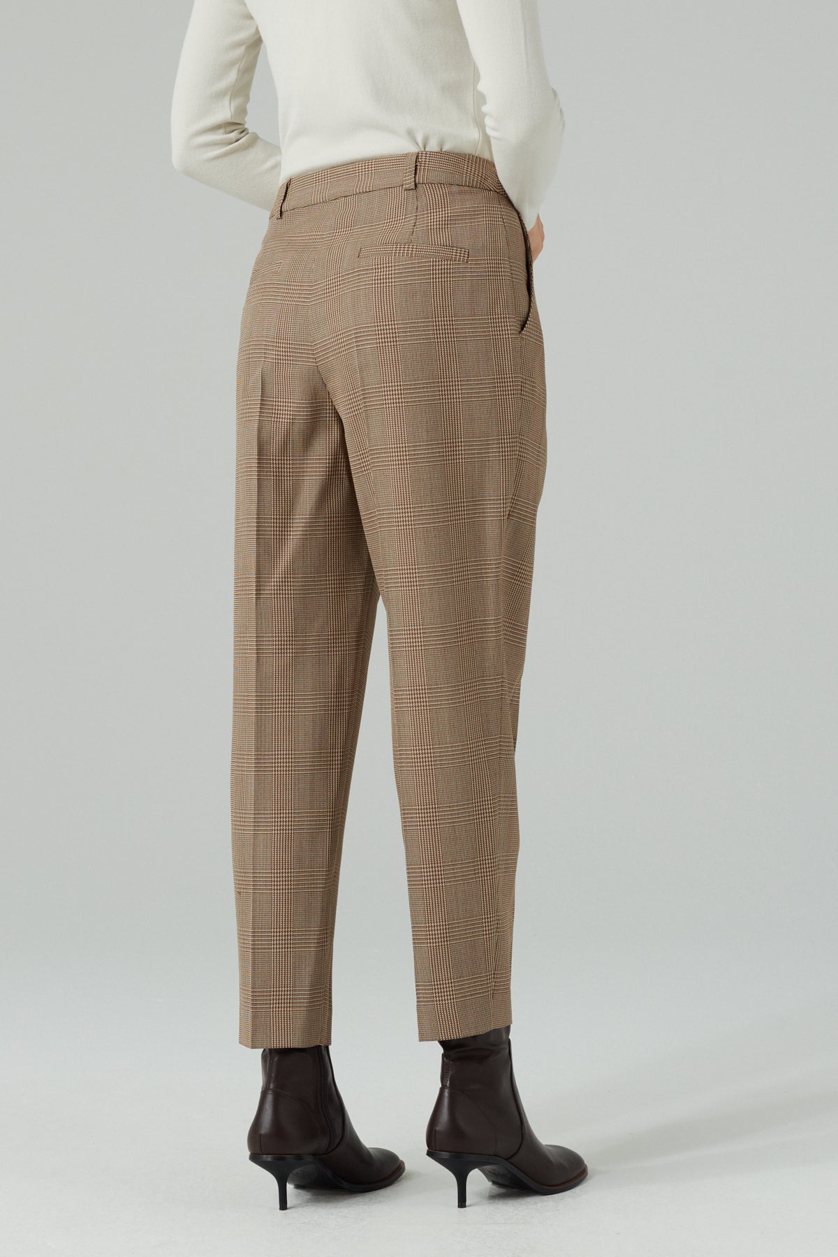 Pleat Front Tapered 7/8 Trousers in Checks