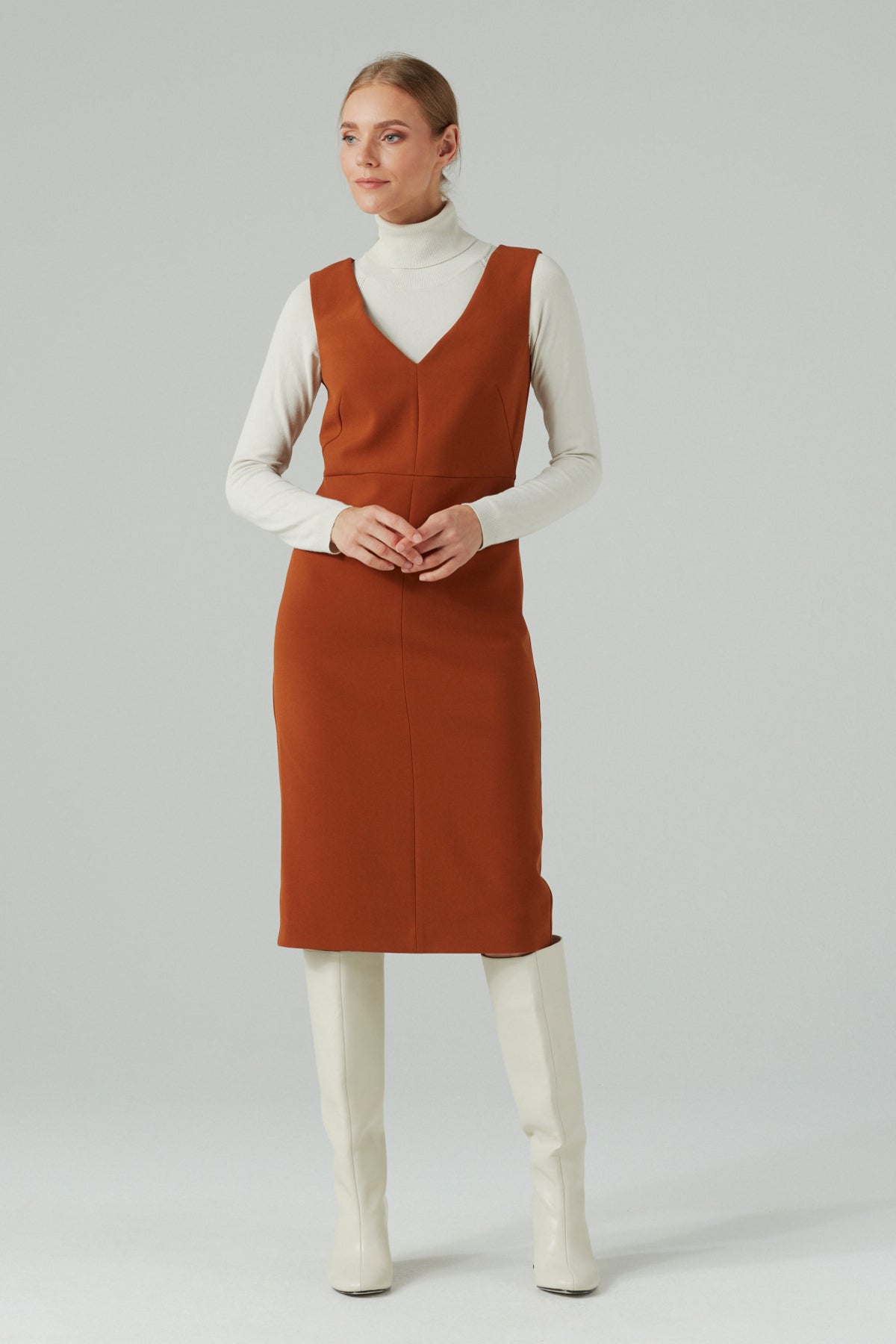 SLEEVELESS FEMINE DRESS HAZEL