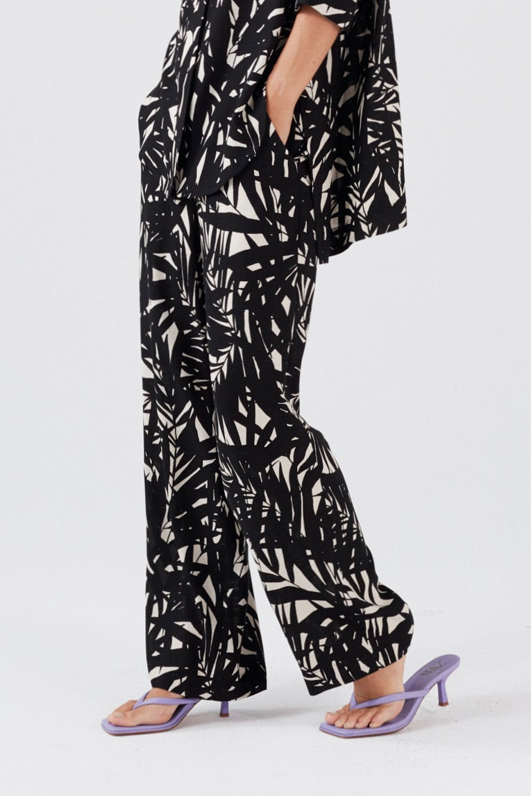 VISCOSE RICH PRINTED TROUSERS