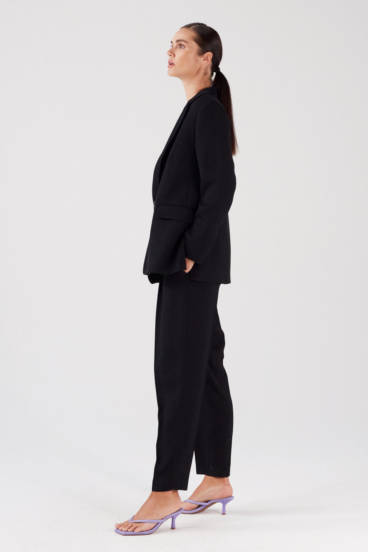 PLEAT FRONT TAPERED 7/8 VISCOSE TROUSERS