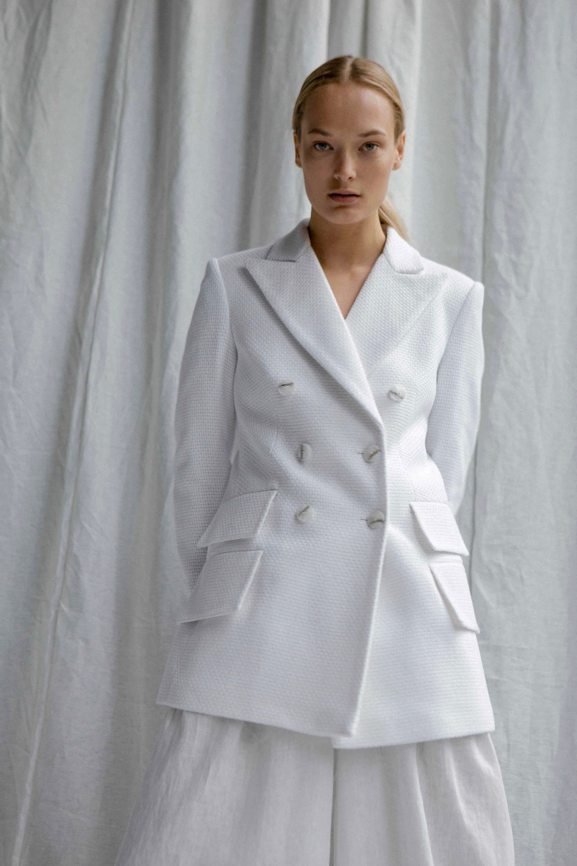 InAvati x Katia Beslik WHITE DOUBLE-BREASTED COTTON BLAZER