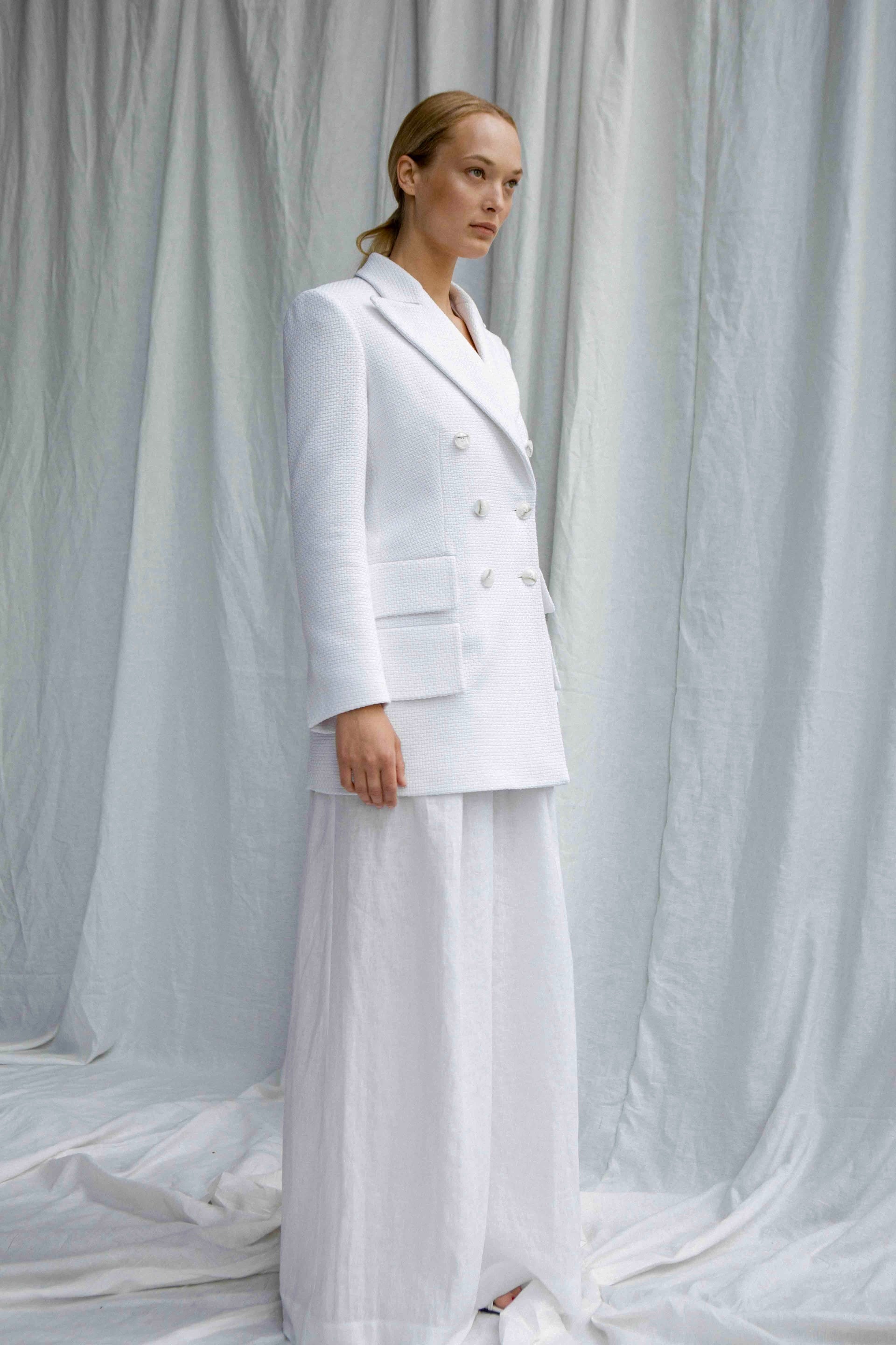 InAvati x Katia Beslik WHITE DOUBLE-BREASTED COTTON BLAZER