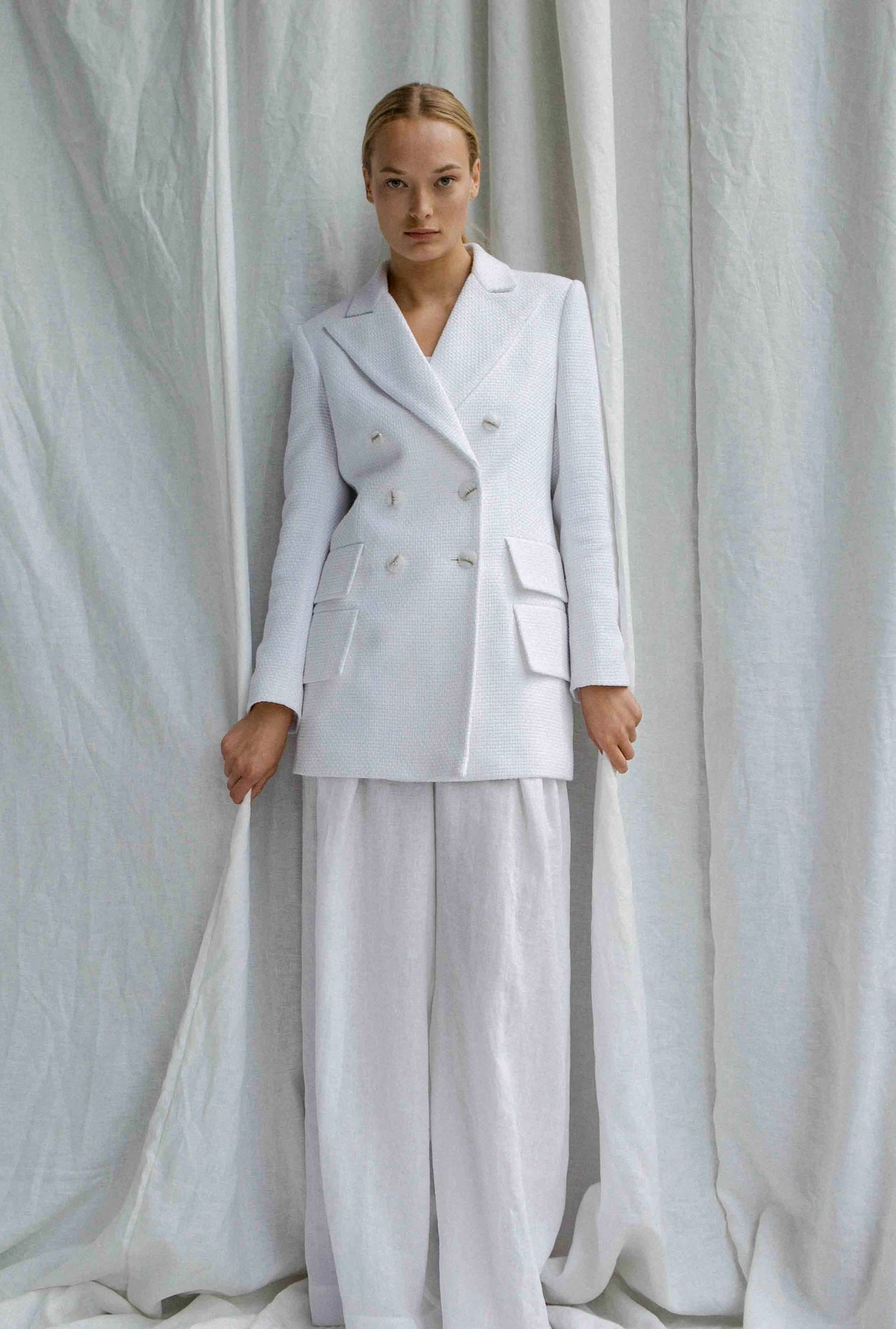 InAvati x Katia Beslik WHITE DOUBLE-BREASTED COTTON BLAZER