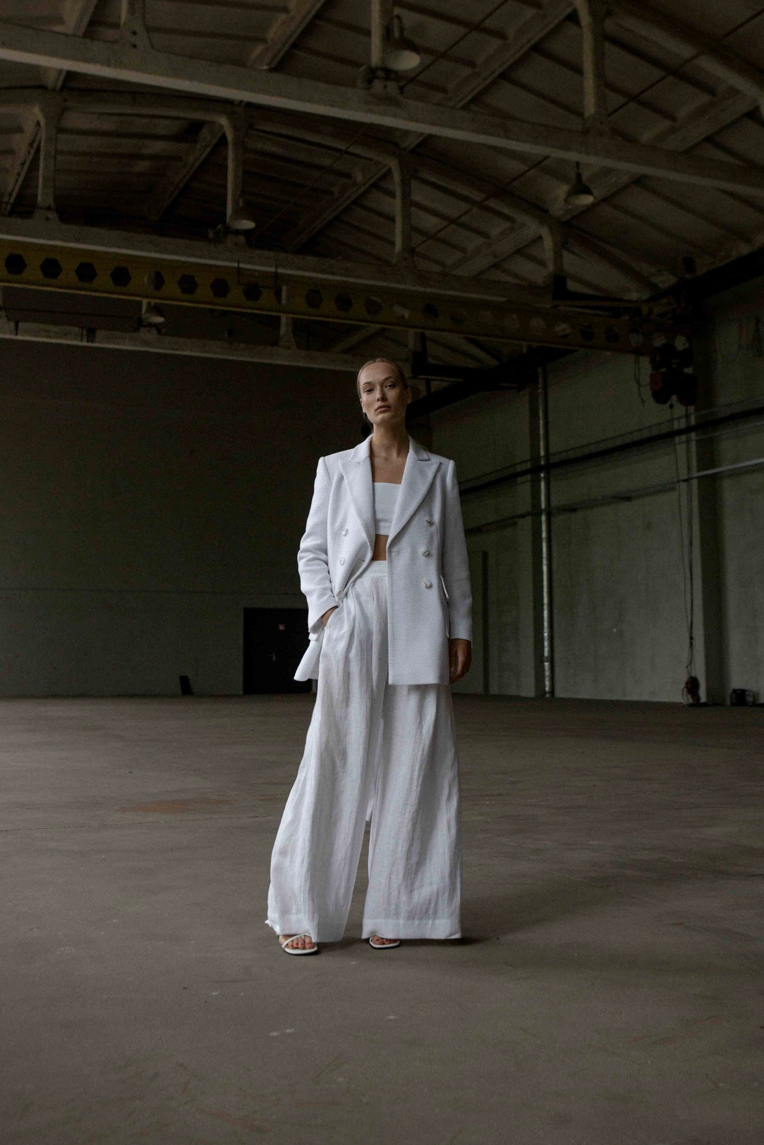 InAvati x Katia Beslik WHITE DOUBLE-BREASTED COTTON BLAZER