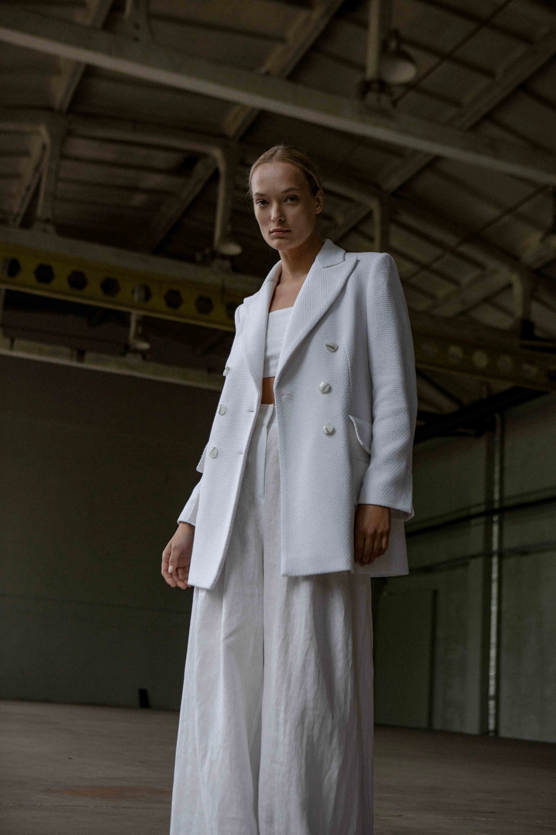 InAvati x Katia Beslik WHITE DOUBLE-BREASTED COTTON BLAZER