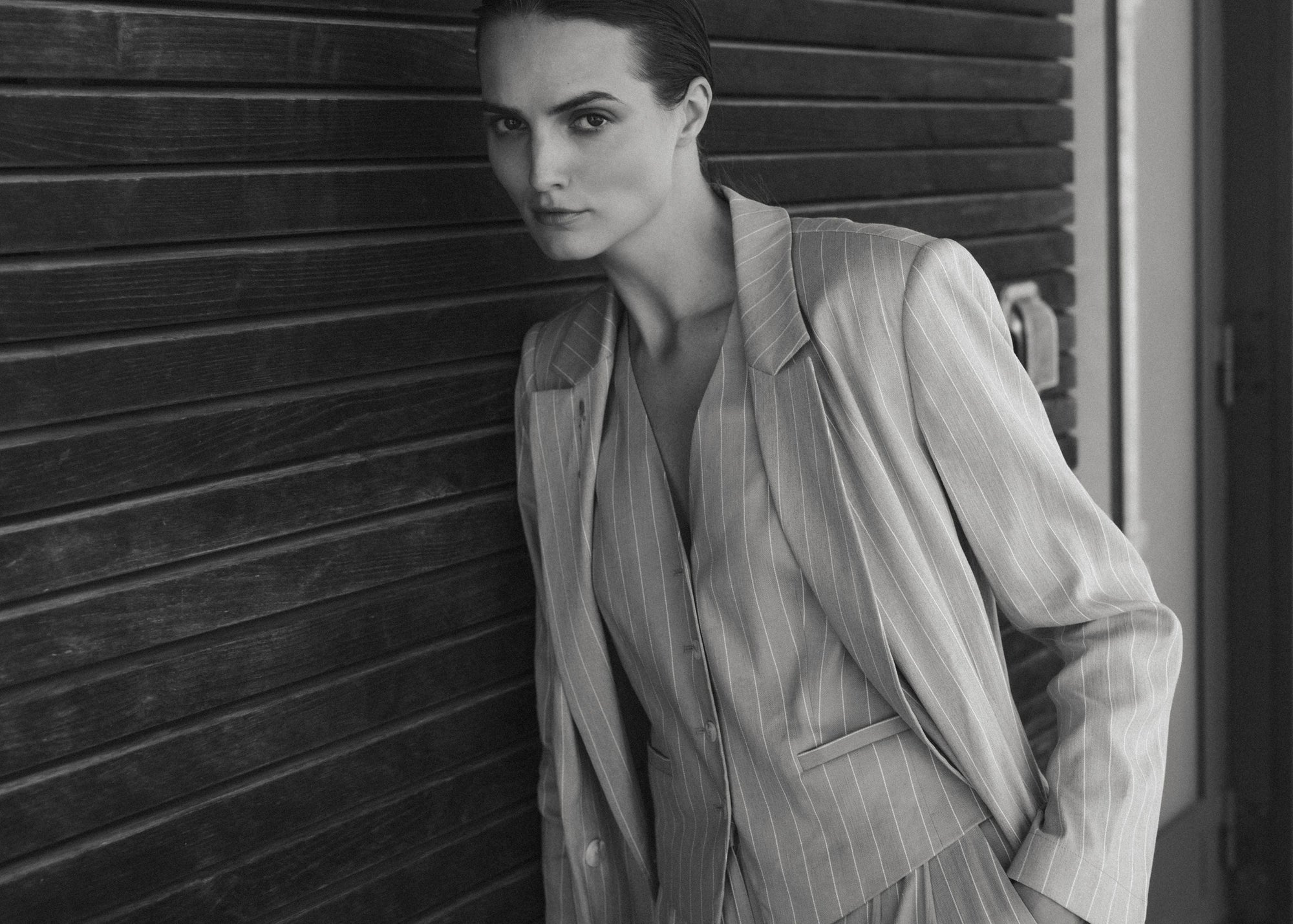 Linen in the City: Why This Fabric Has Become More Than a Seasonal Statement