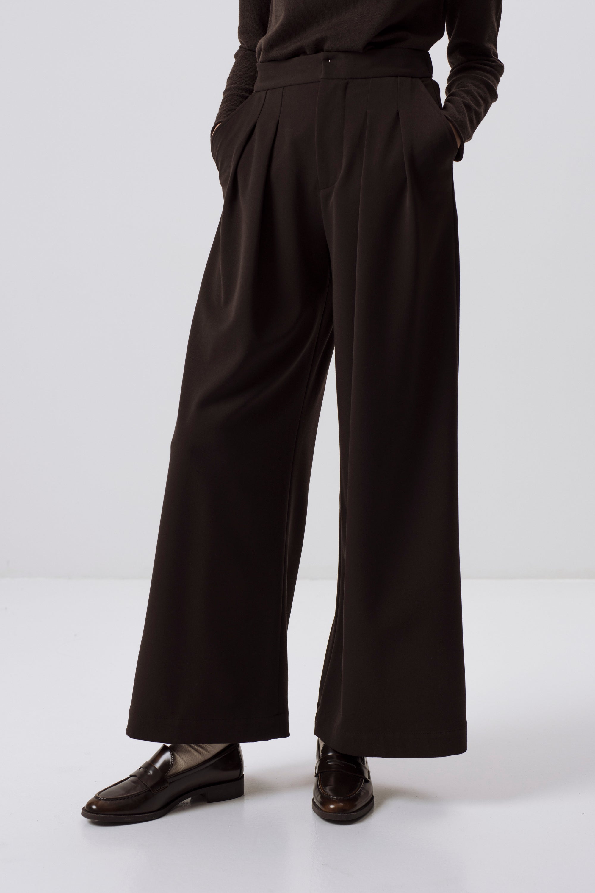 MILCHFARBENE SLIM-FIT-HOSE