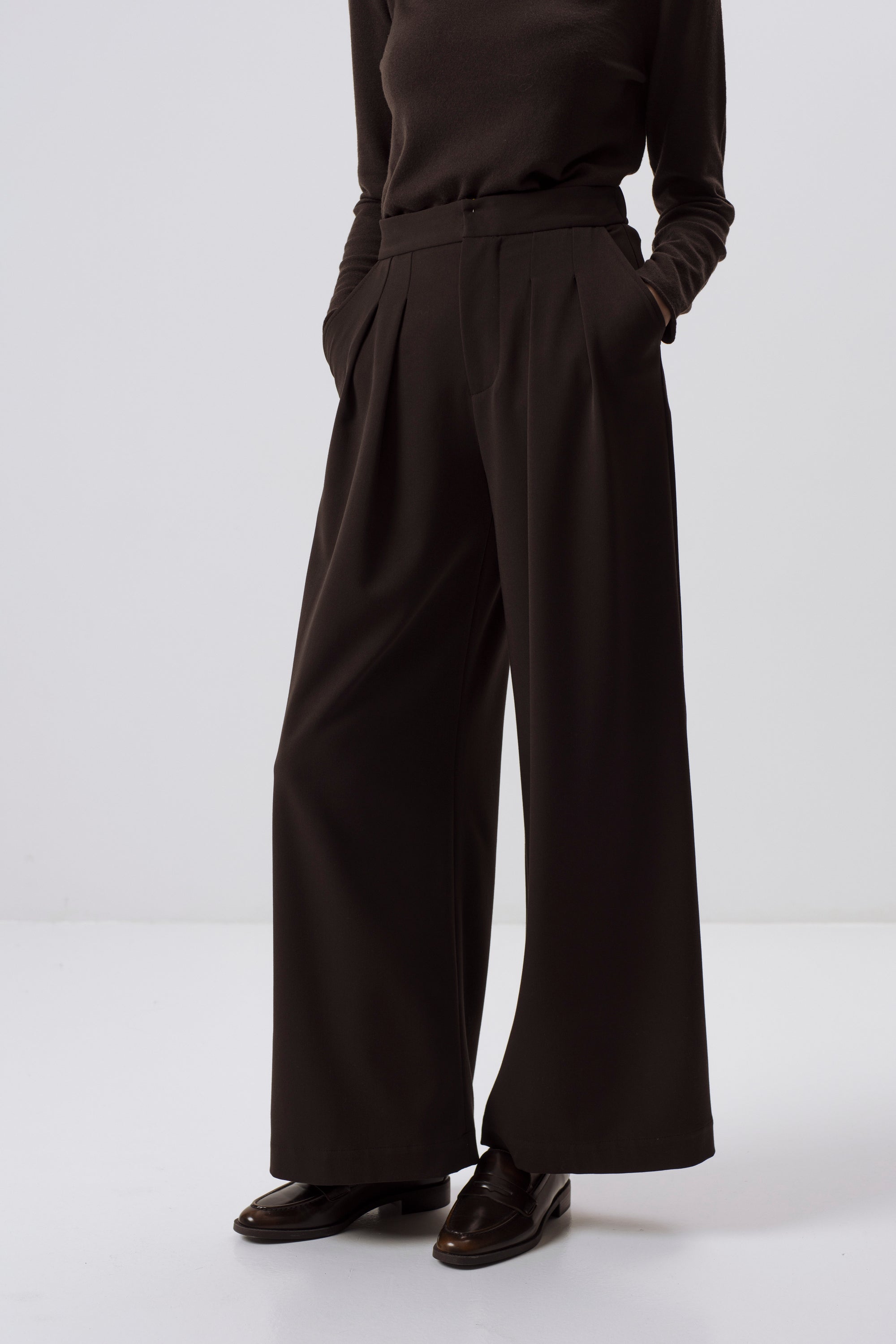 MILCHFARBENE SLIM-FIT-HOSE