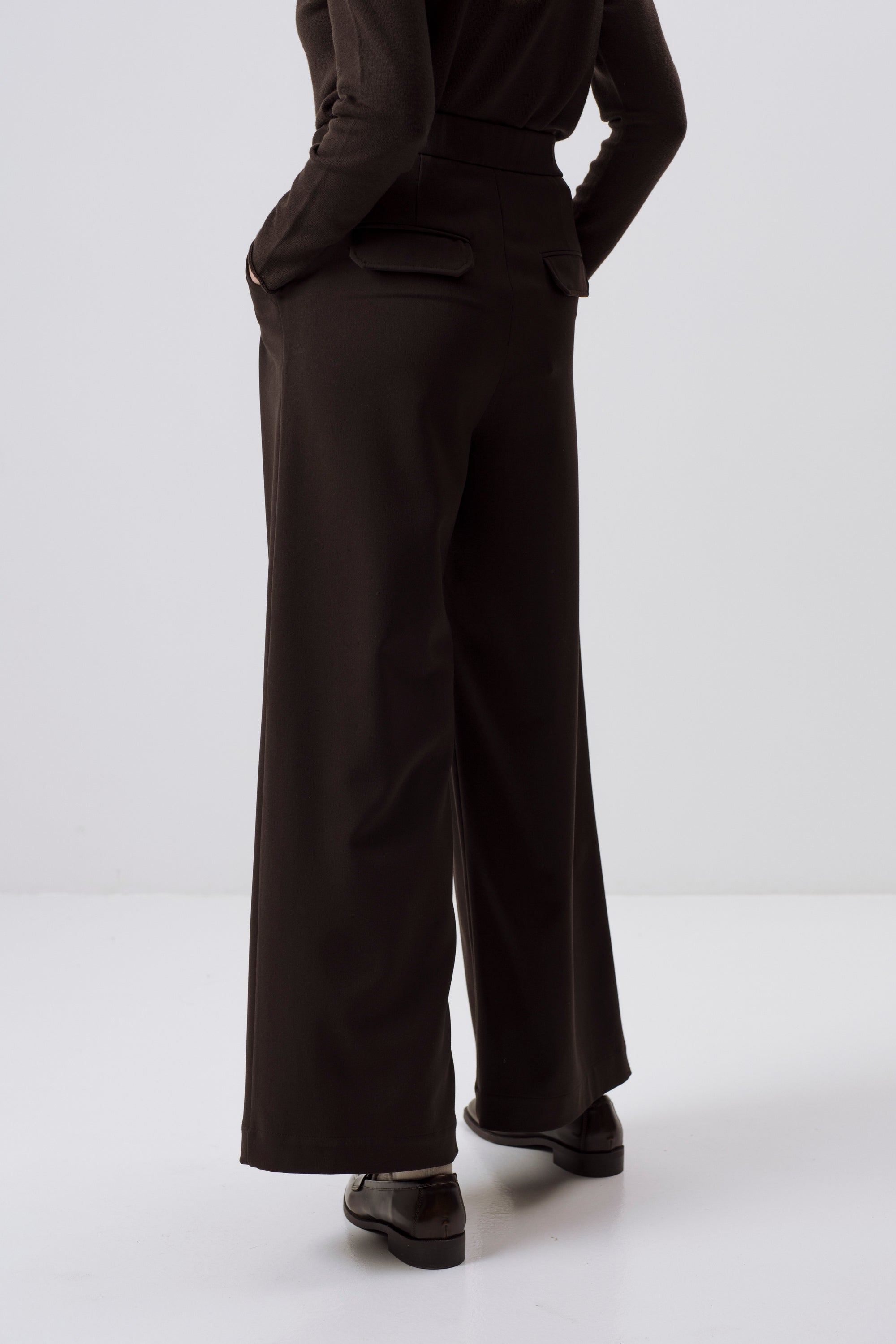 MILCHFARBENE SLIM-FIT-HOSE