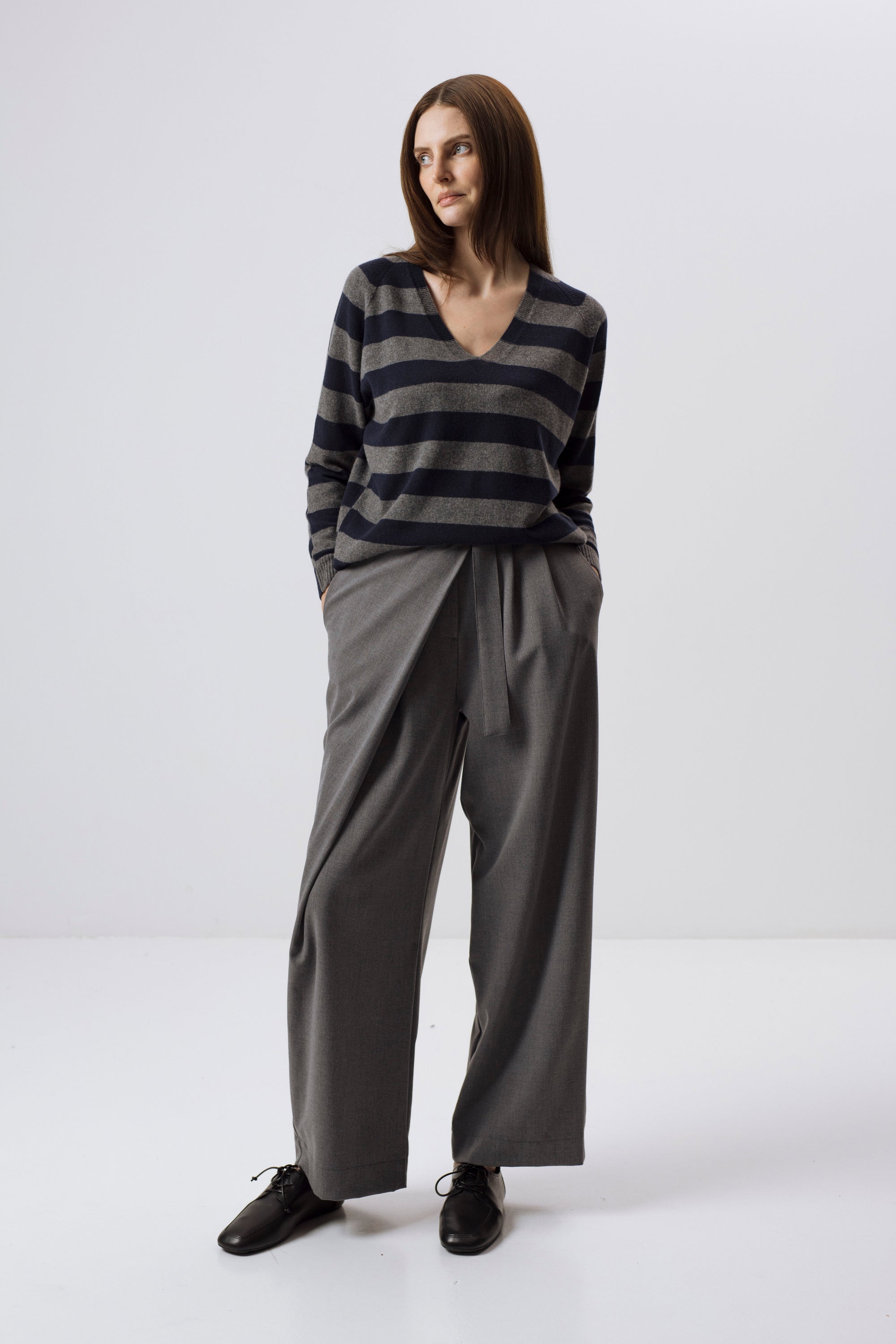 MILCHFARBENE SLIM-FIT-HOSE