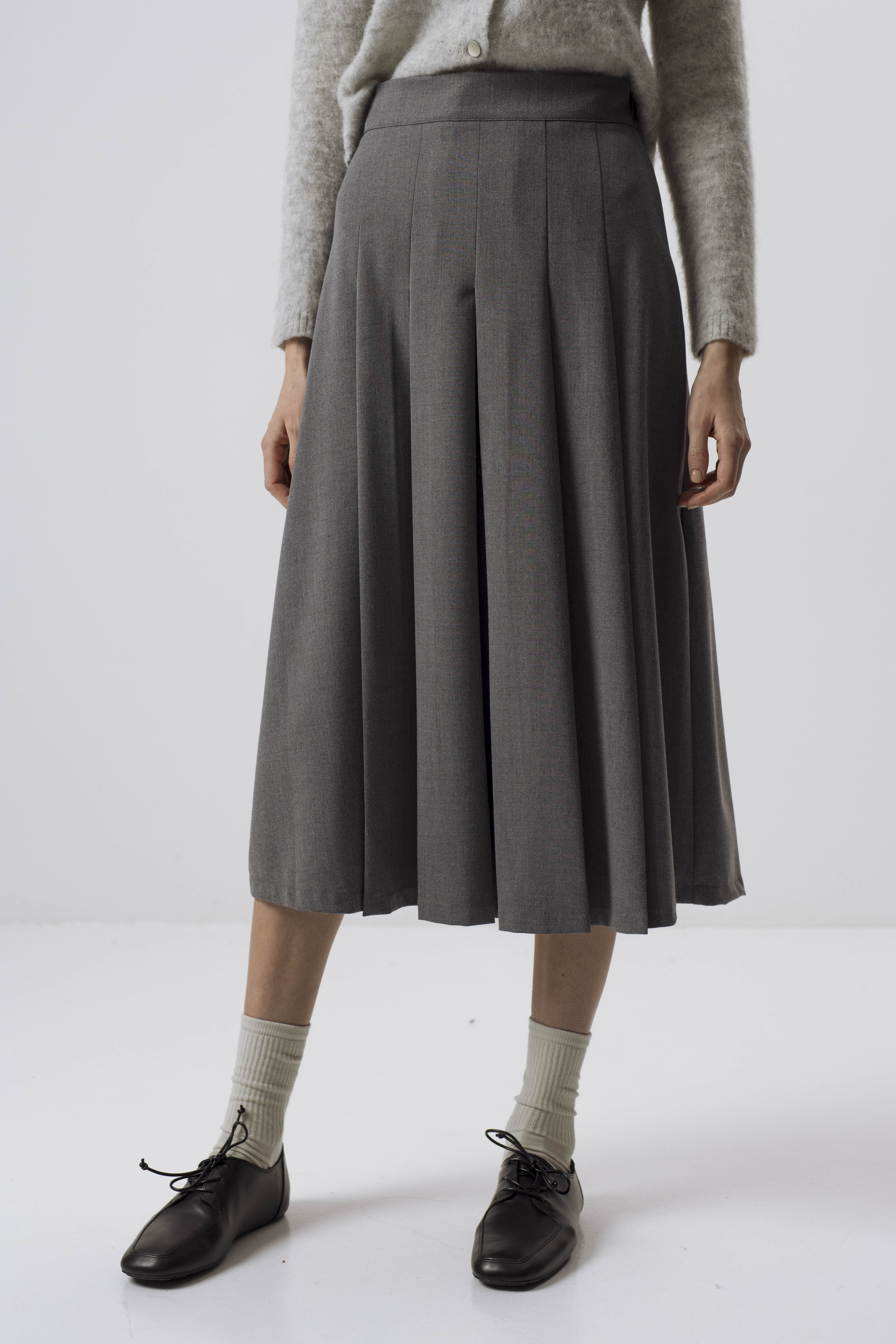 スカート VIAVANDA PLEATED MIDI SKIRT / GRAY GREY PLEATED MIDI SKIRT – InAvati
