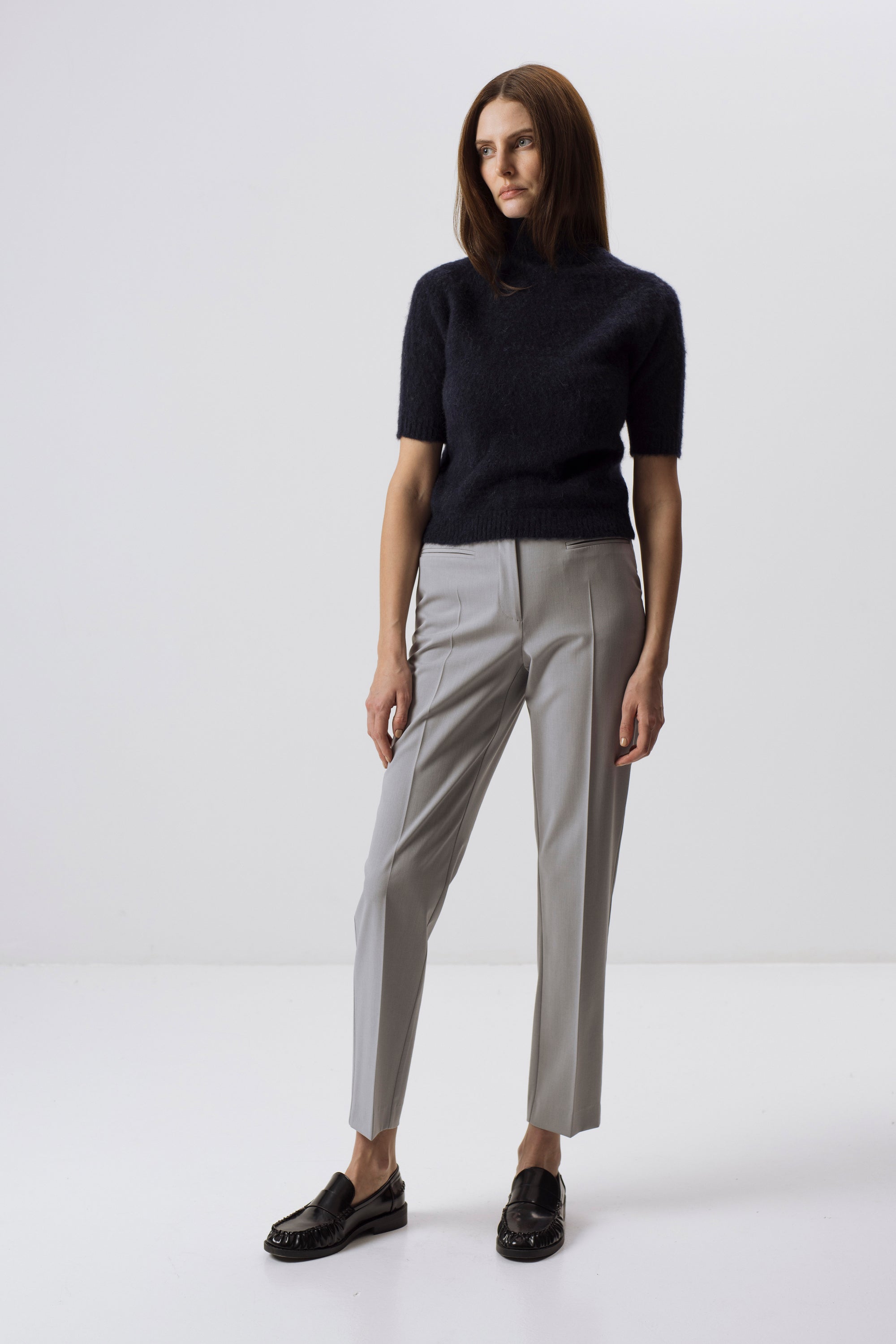 MILCHFARBENE SLIM-FIT-HOSE